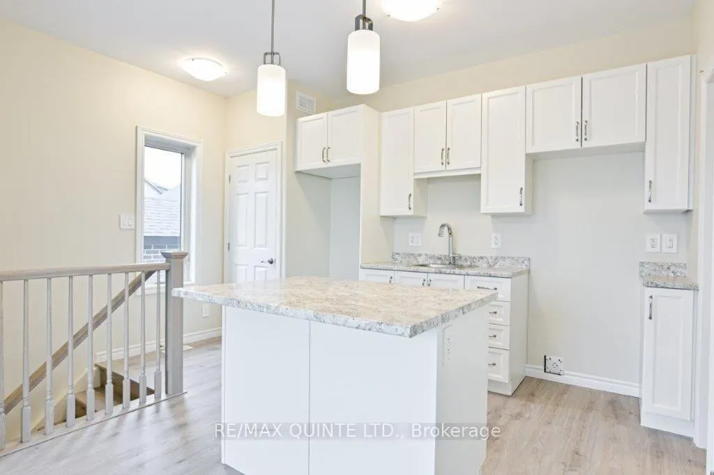 Photo 6 of Unit B, 74 Riverstone Way, Belleville, Thurlow Ward — HOMEH