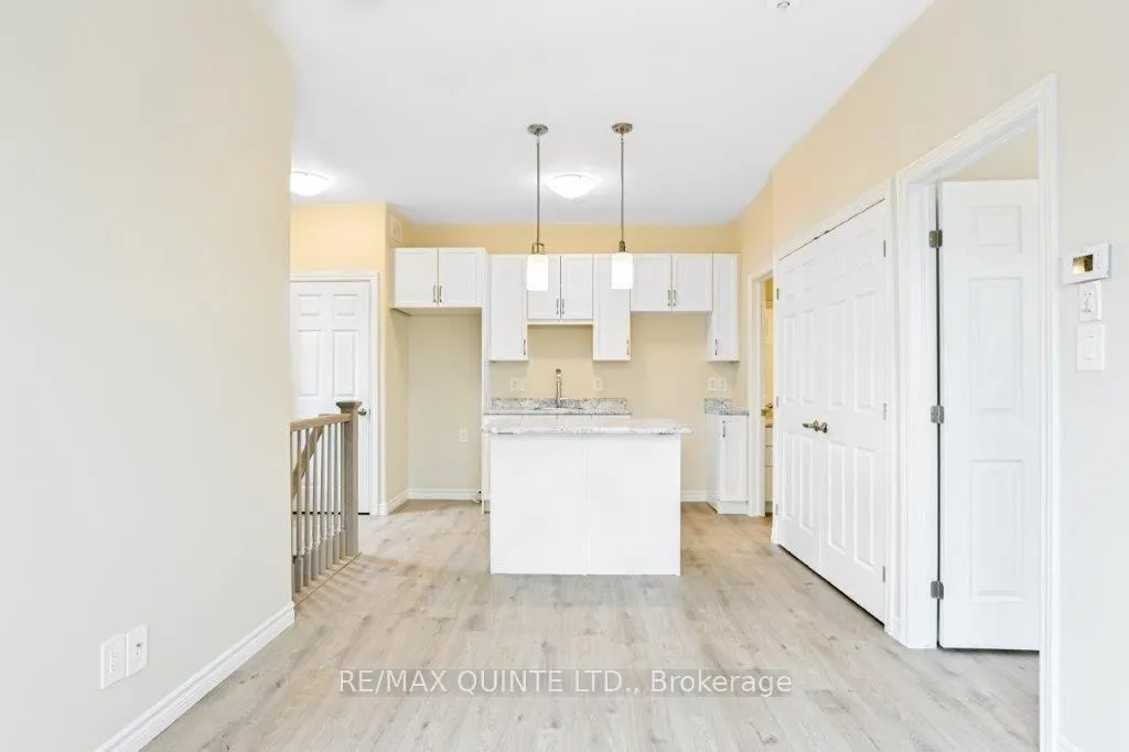 Photo 7 of Unit B, 74 Riverstone Way, Belleville, Thurlow Ward — HOMEH