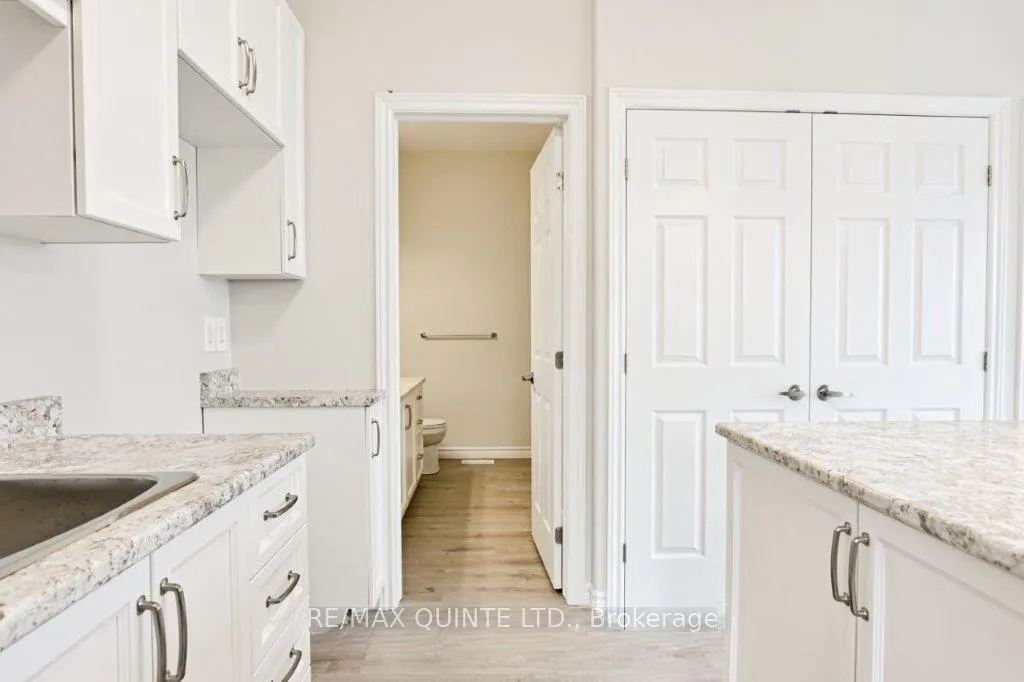 Photo 8 of Unit B, 74 Riverstone Way, Belleville, Thurlow Ward — HOMEH