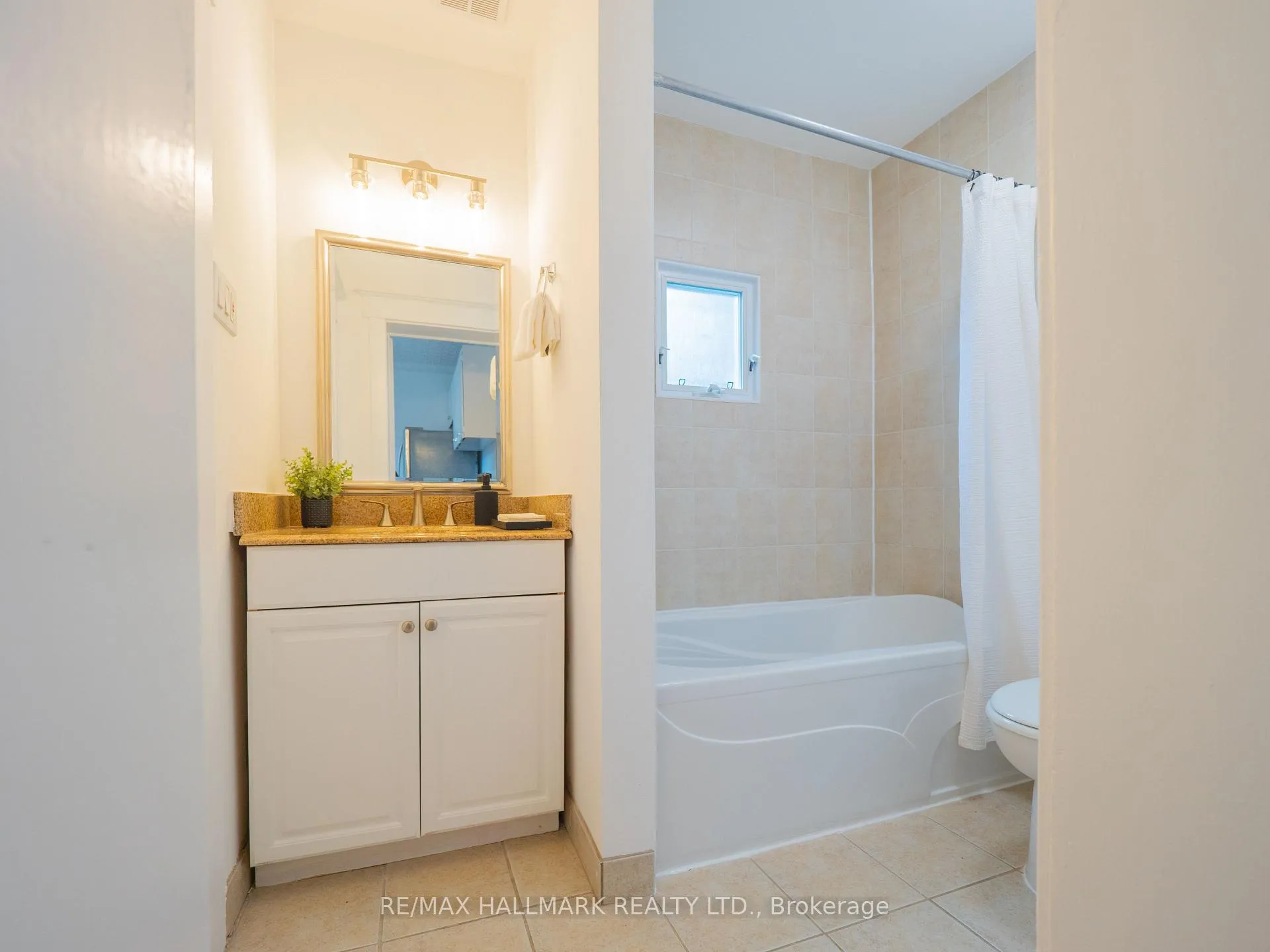 Photo 15 of 49 Fulton Avenue, Toronto, Playter Estates-Danforth — HOMEH