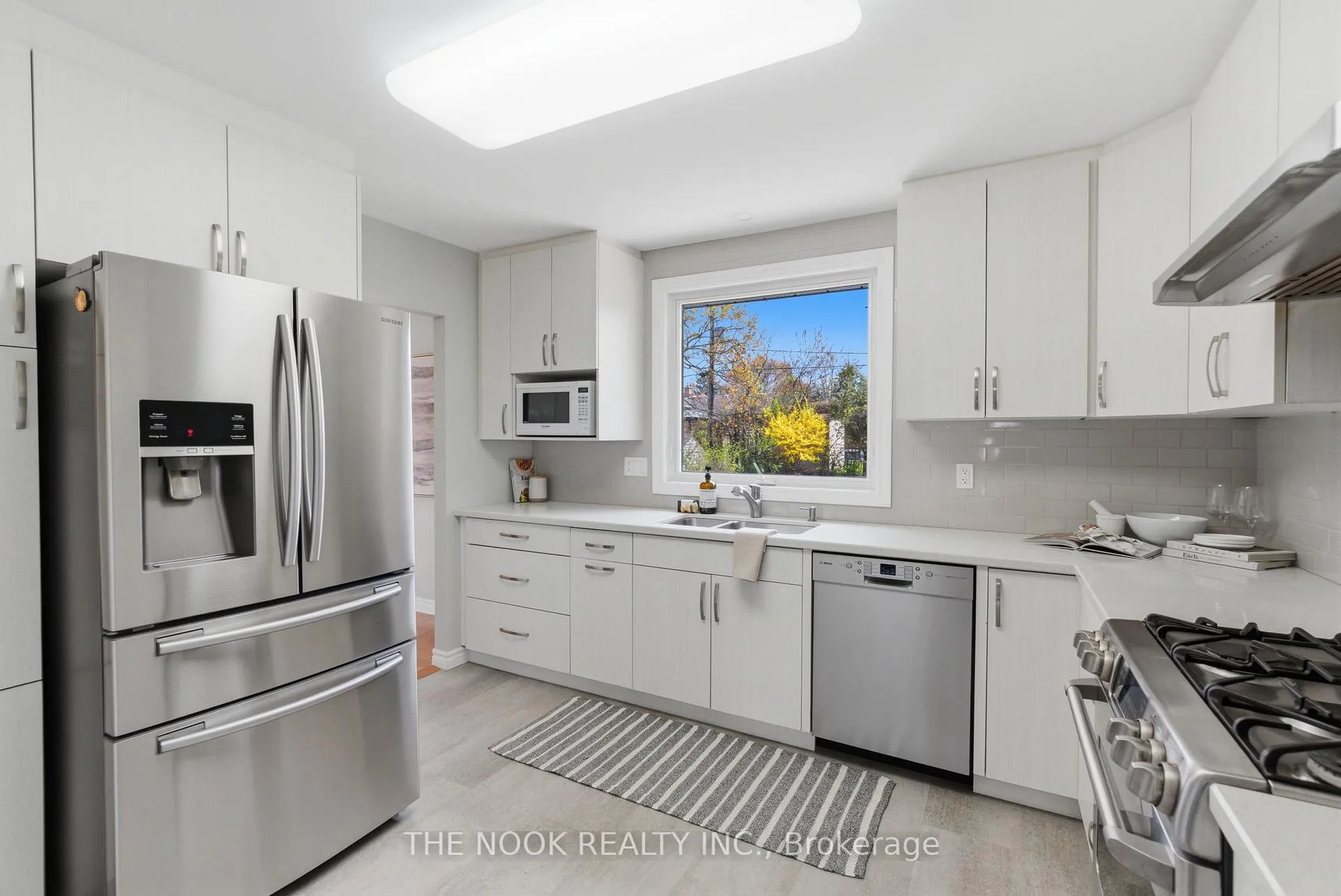 Photo 6 of 13 Lambard Crescent, Ajax, South East — HOMEH