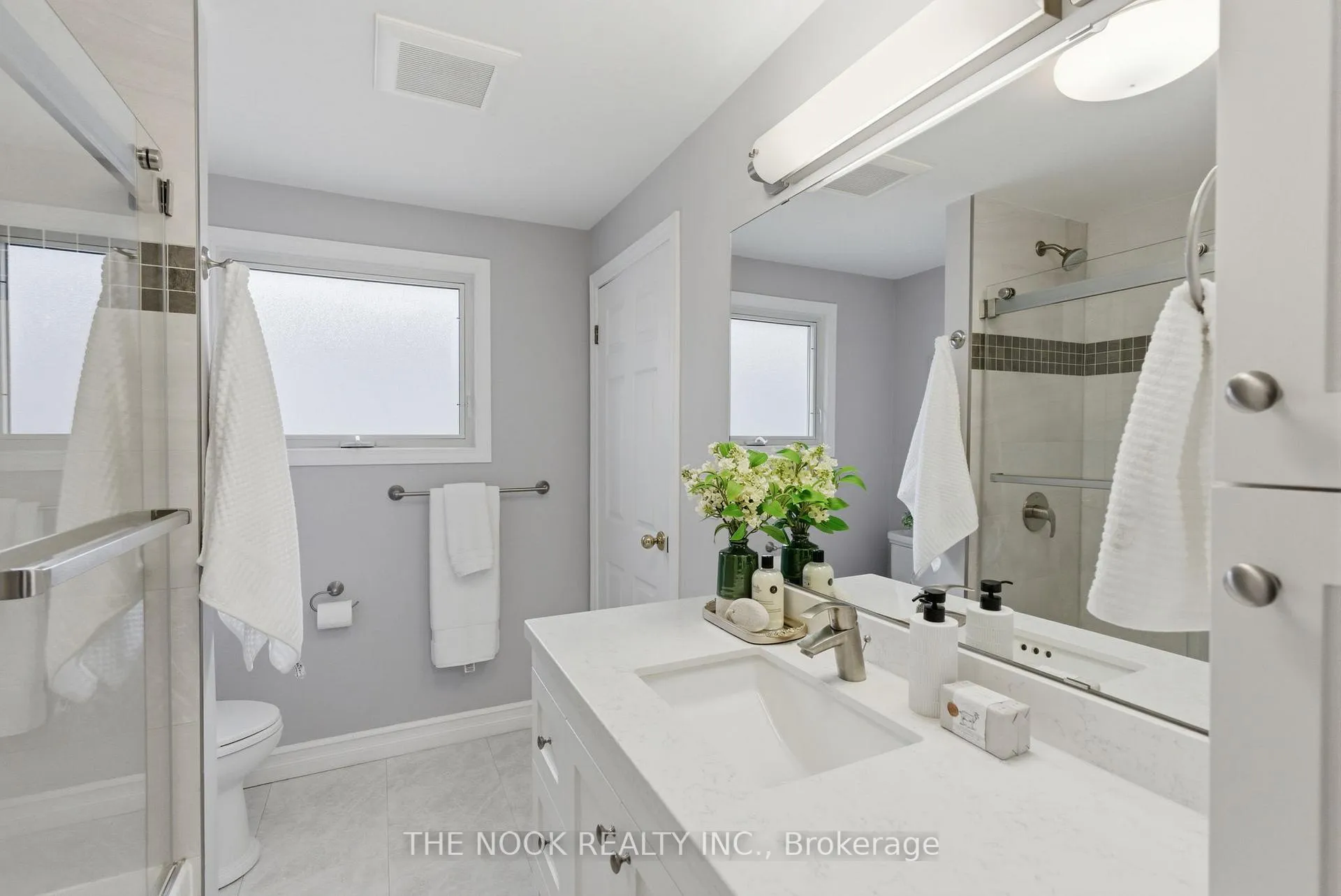 Photo 16 of 13 Lambard Crescent, Ajax, South East — HOMEH