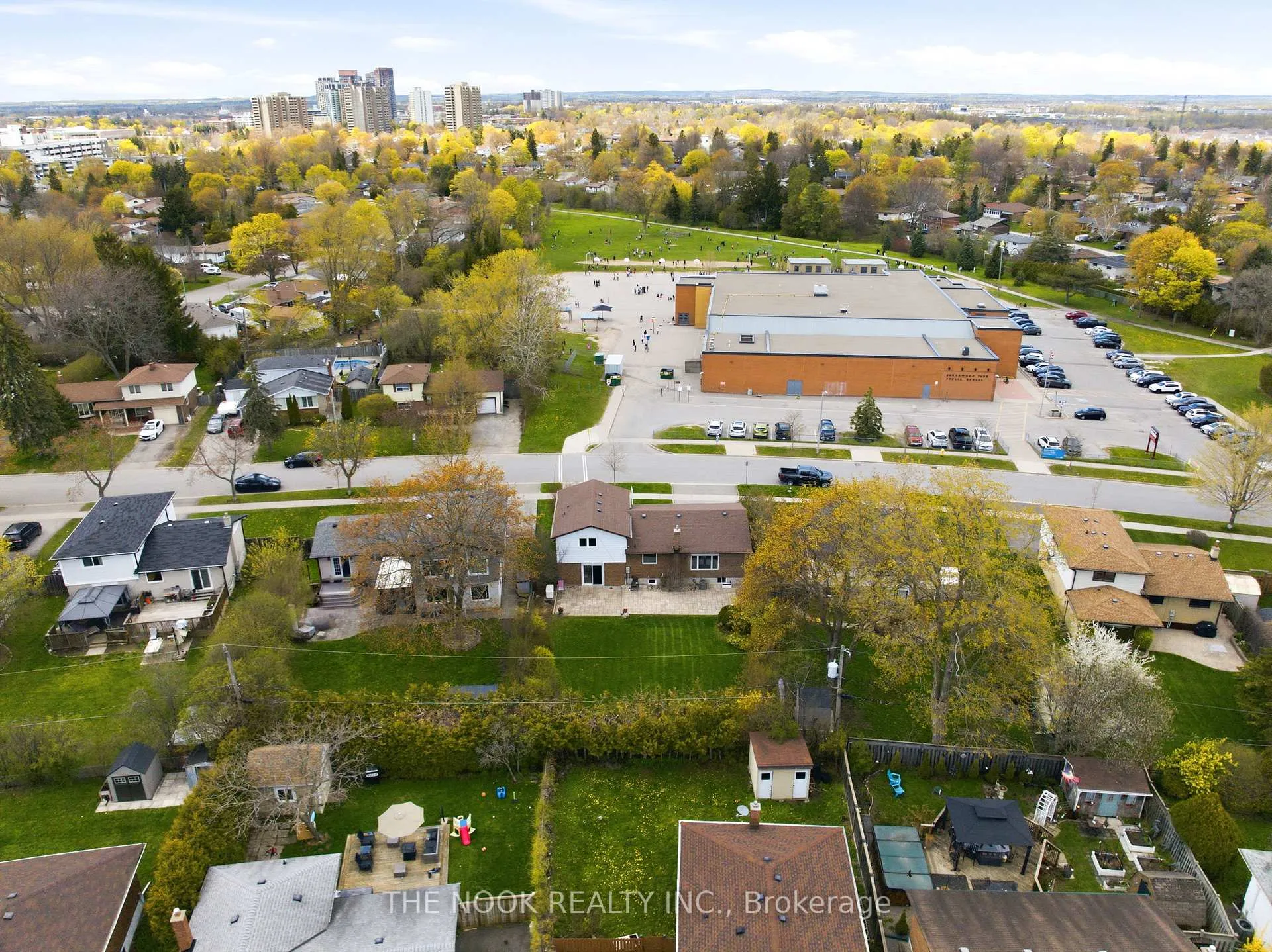 Photo 33 of 13 Lambard Crescent, Ajax, South East — HOMEH