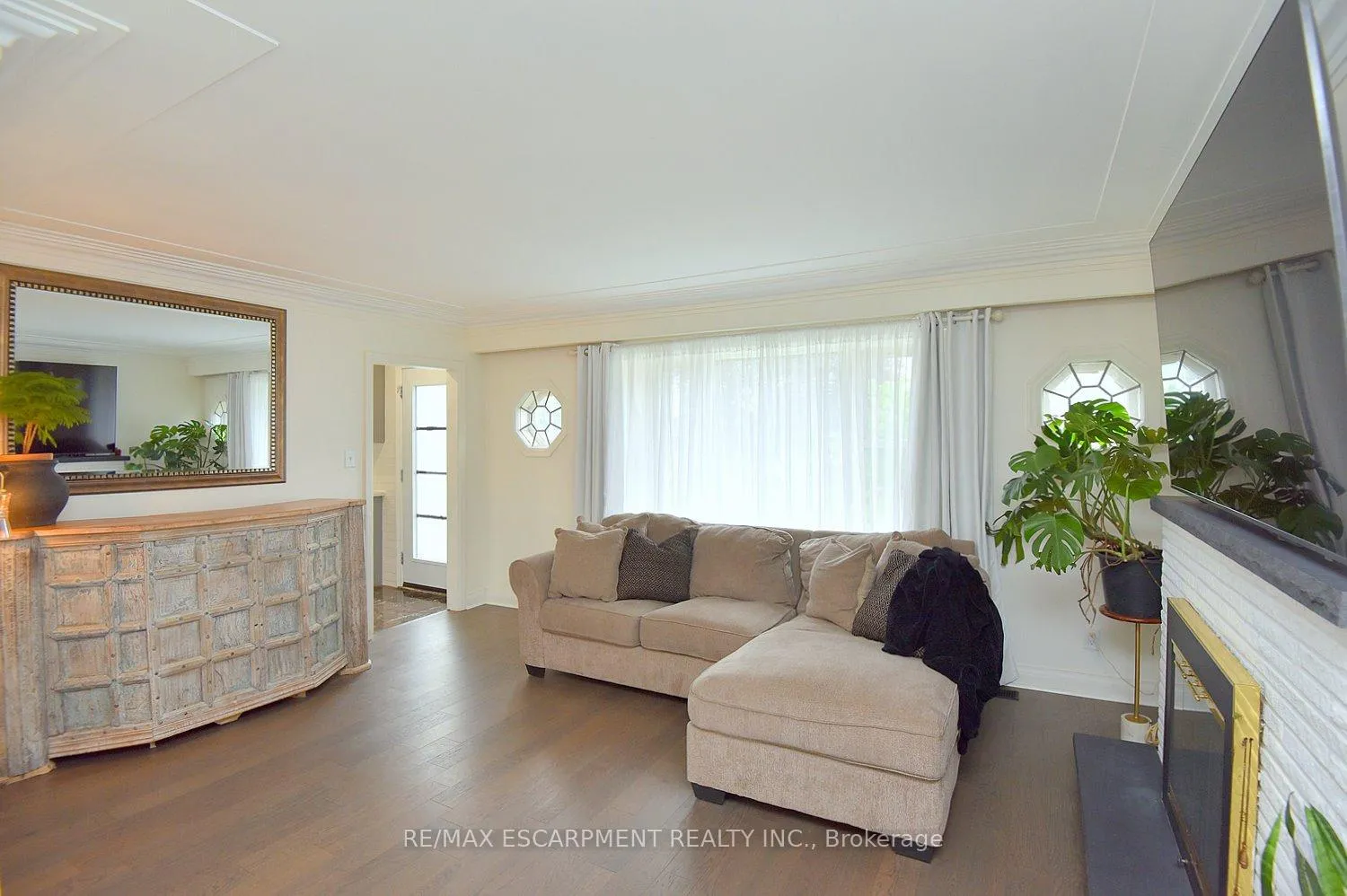 Photo 4 of 45 Dunkirk Drive, Hamilton, Rosedale — HOMEH
