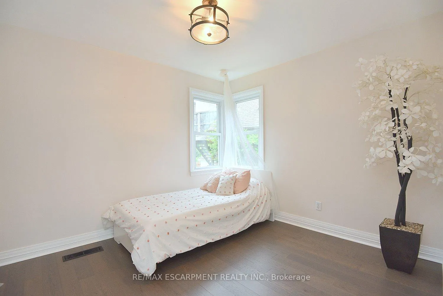 Photo 17 of 45 Dunkirk Drive, Hamilton, Rosedale — HOMEH