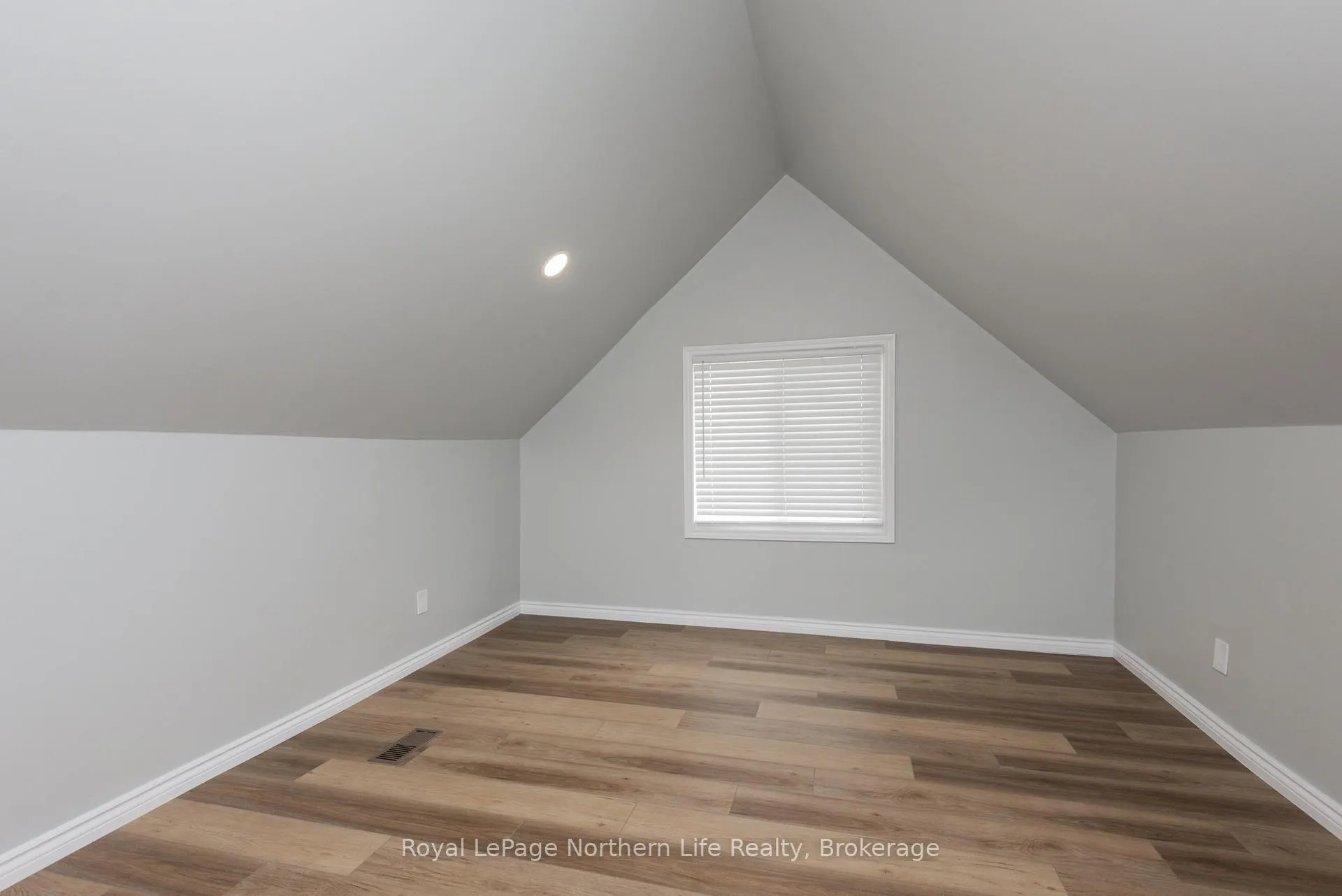 Photo 33 of 781 Brydges Street, Mattawa — HOMEH
