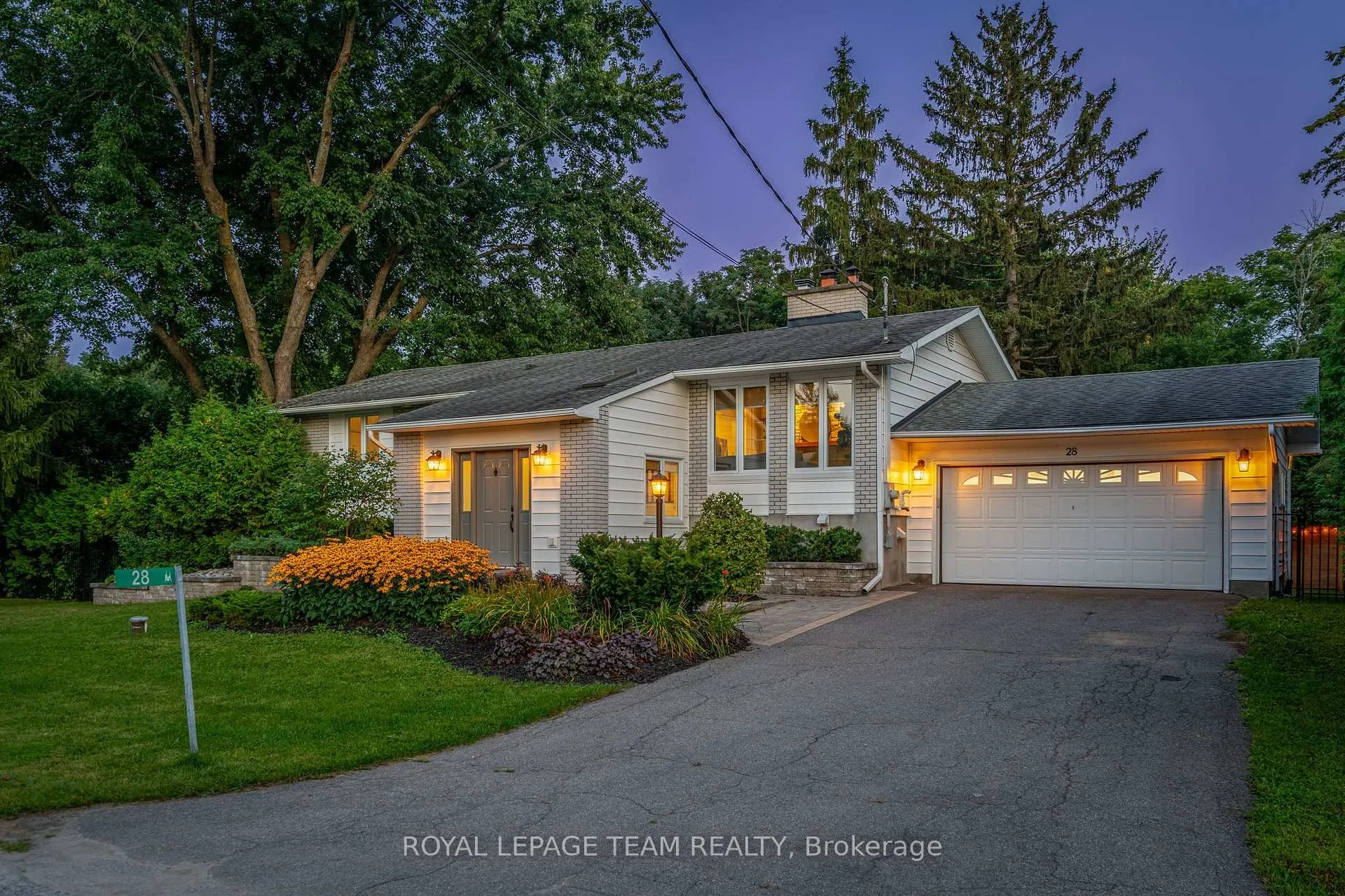 Photo 2 of 28 Maplehill Way, Ottawa, Manotick Village & Manotick Estates — HOMEH