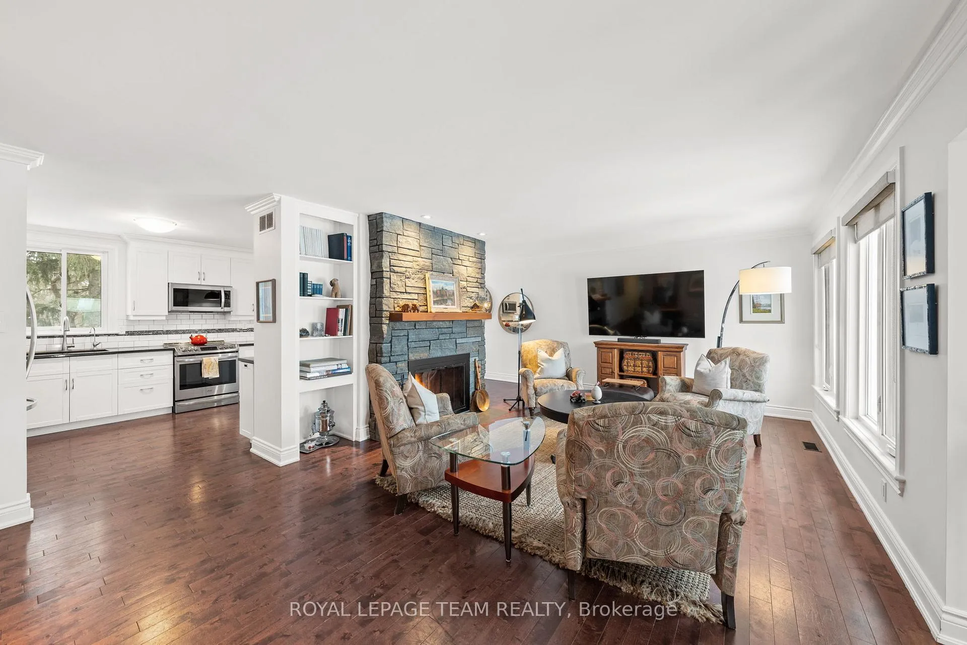 Photo 6 of 28 Maplehill Way, Ottawa, Manotick Village & Manotick Estates — HOMEH