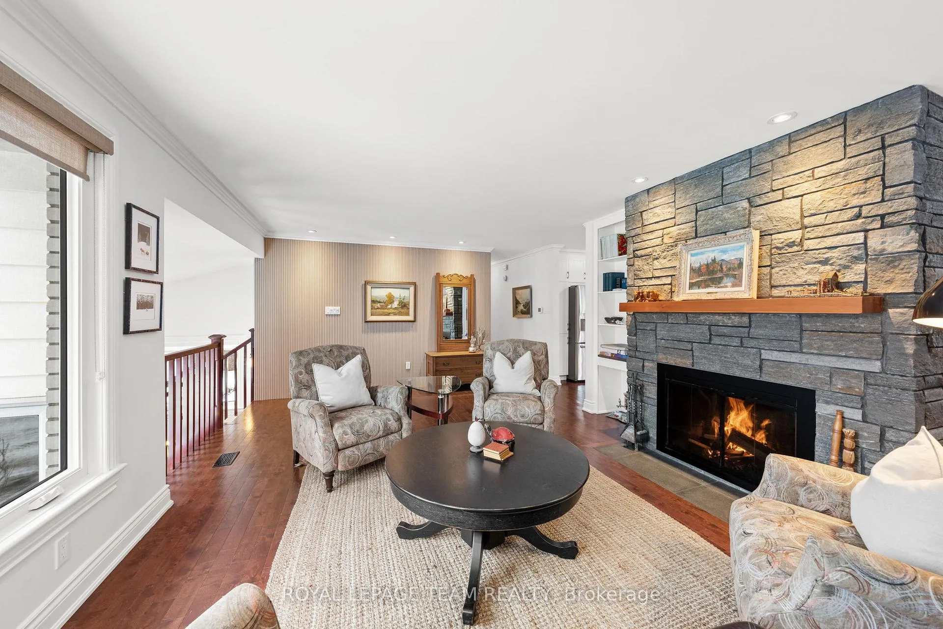 Photo 8 of 28 Maplehill Way, Ottawa, Manotick Village & Manotick Estates — HOMEH