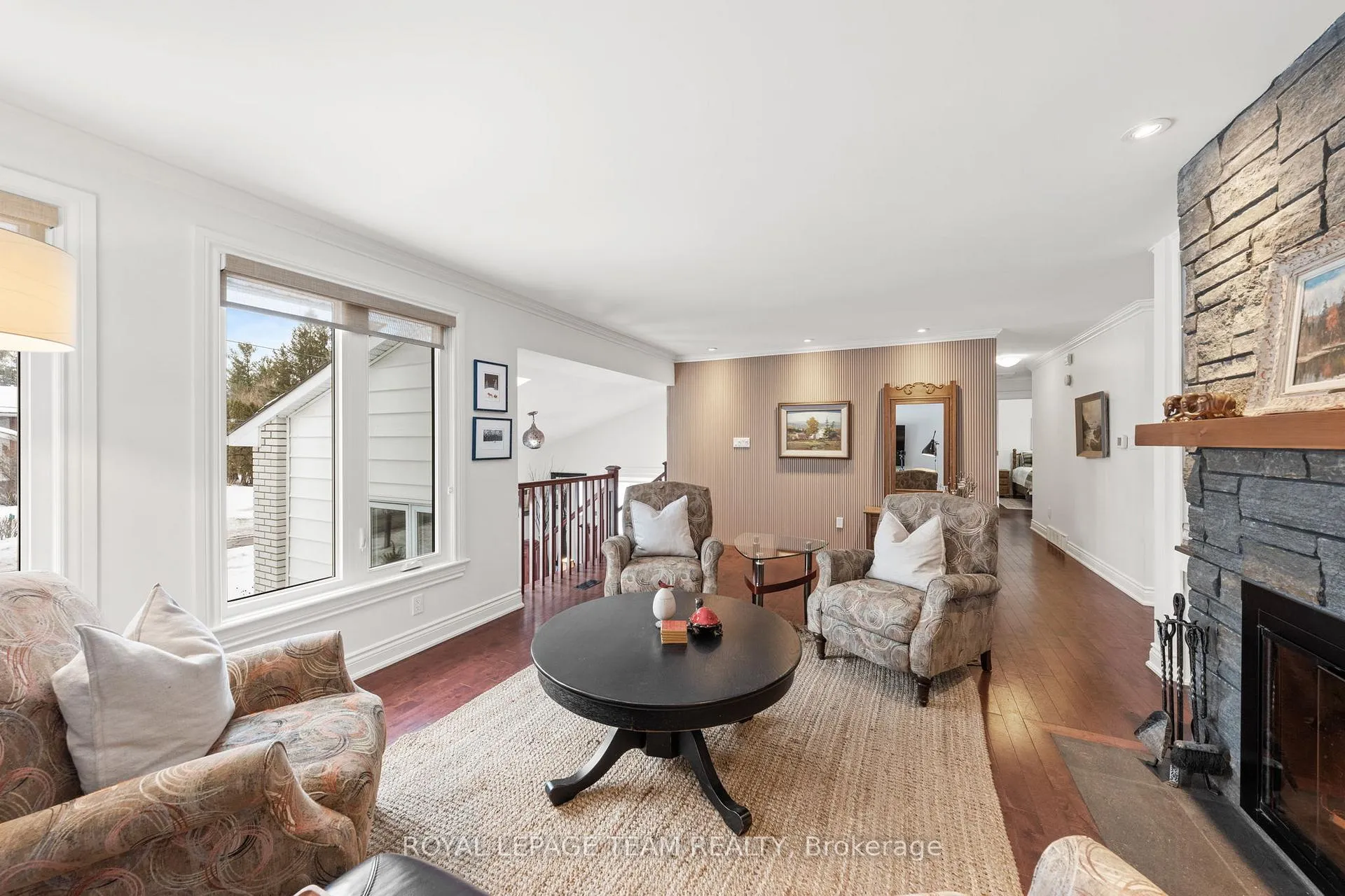 Photo 9 of 28 Maplehill Way, Ottawa, Manotick Village & Manotick Estates — HOMEH