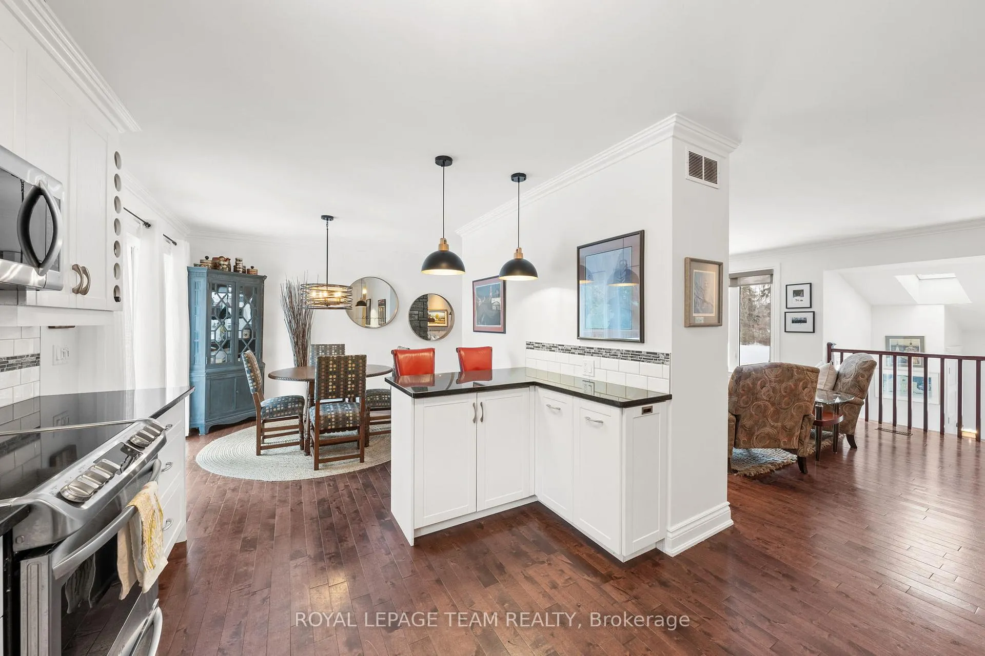 Photo 11 of 28 Maplehill Way, Ottawa, Manotick Village & Manotick Estates — HOMEH