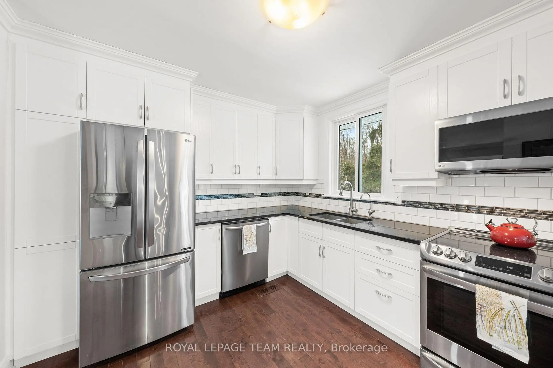 Photo 14 of 28 Maplehill Way, Ottawa, Manotick Village & Manotick Estates — HOMEH