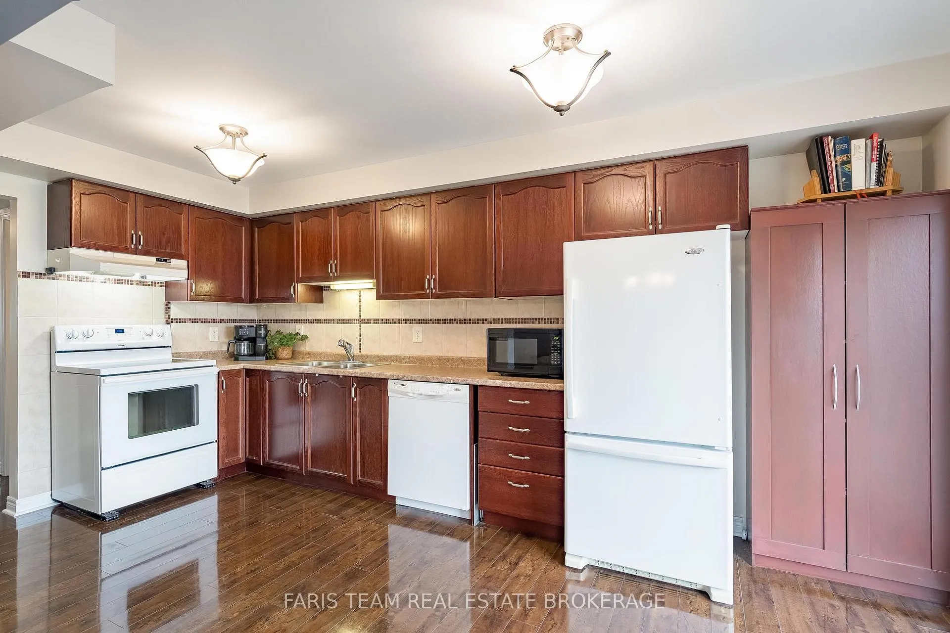 Photo 7 of 128 Holgate Street, Barrie, Allandale — HOMEH