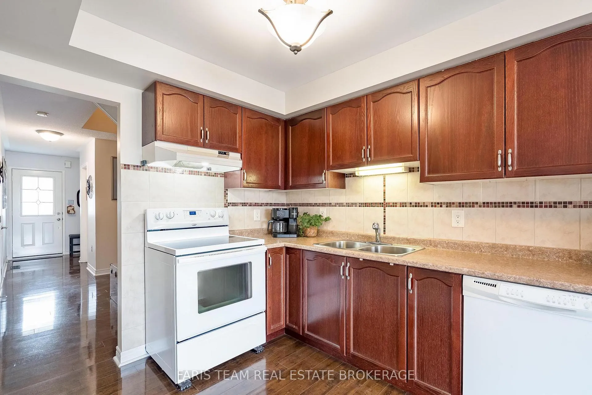 Photo 9 of 128 Holgate Street, Barrie, Allandale — HOMEH