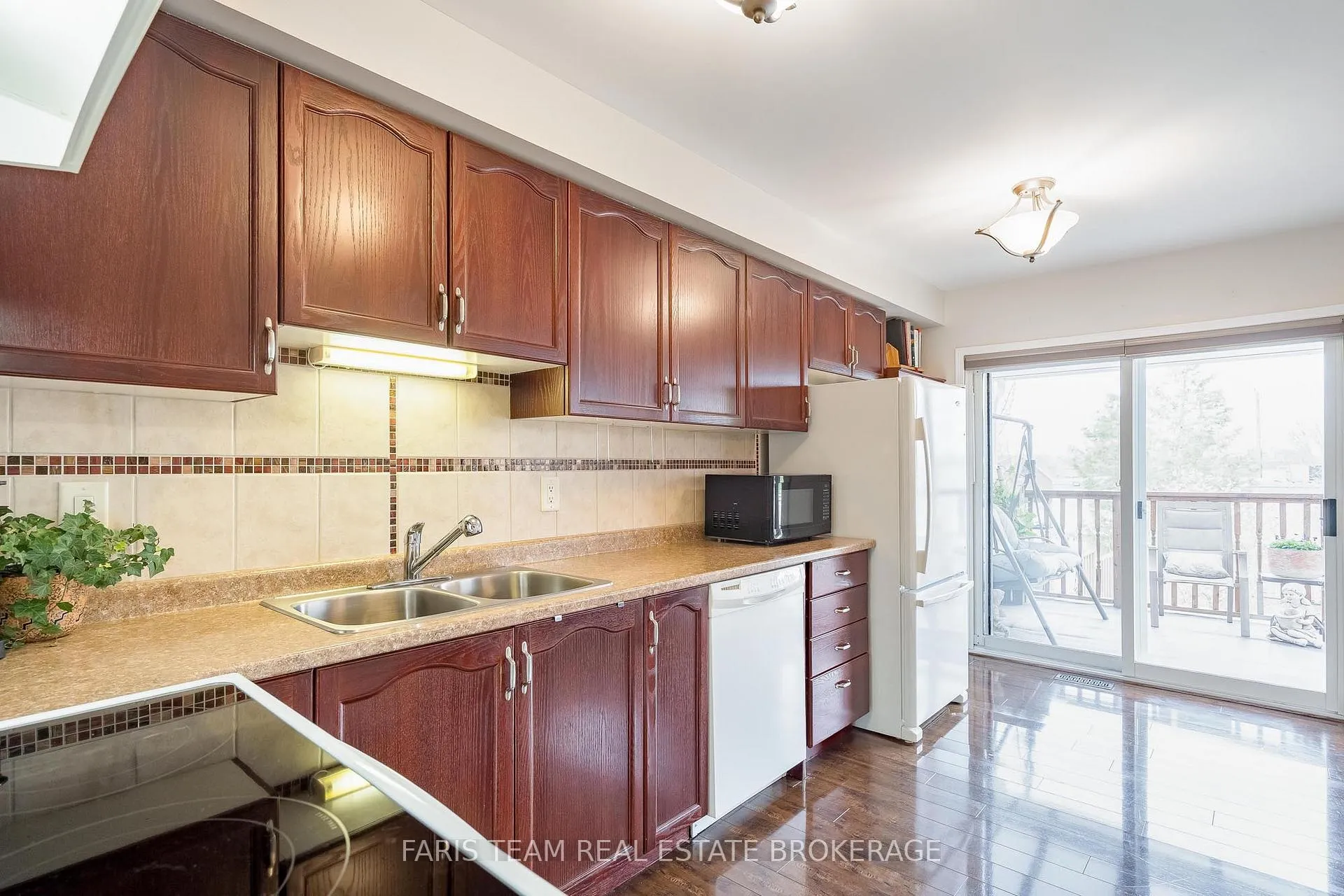 Photo 10 of 128 Holgate Street, Barrie, Allandale — HOMEH