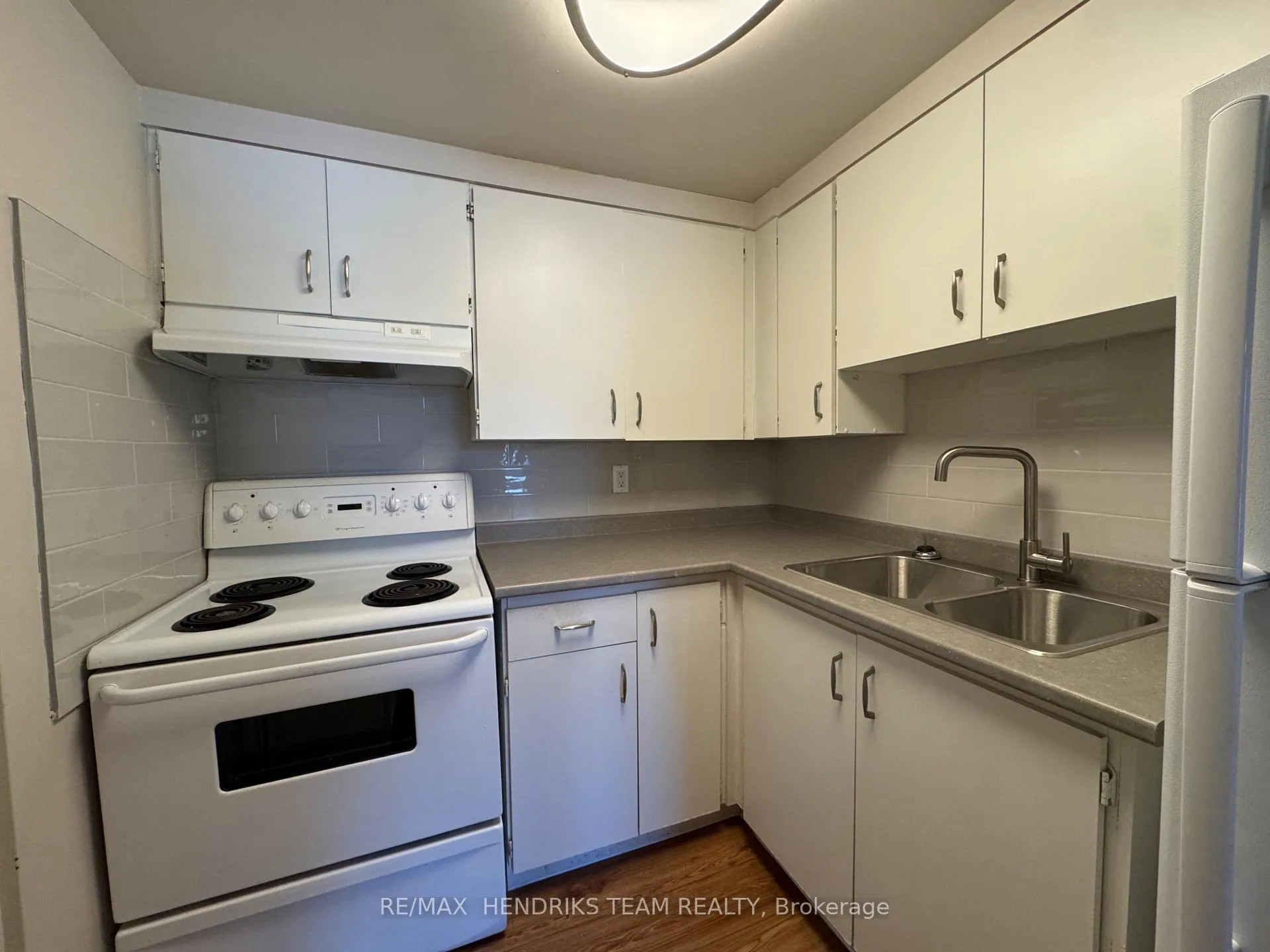 Photo 3 of Unit 111, 16 Capner Street, St. Catharines, Oakdale — HOMEH