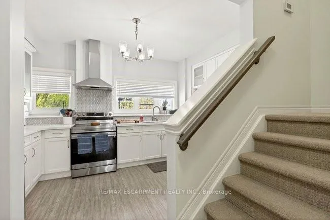 Photo 19 of 39 Durksen Drive, St. Catharines, Downtown — HOMEH