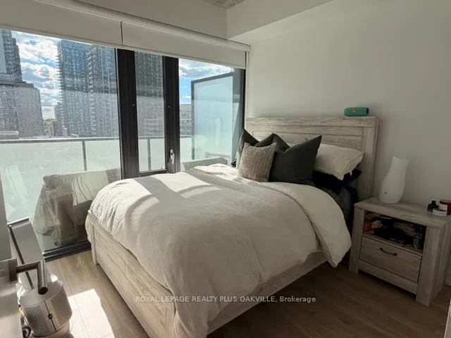 Photo 10 of Unit 1201, 161 Roehampton Avenue, Toronto, Mount Pleasant West — HOMEH