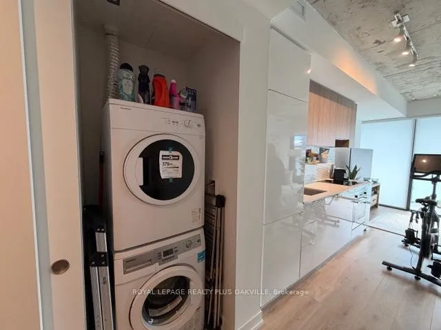 Photo 12 of Unit 1201, 161 Roehampton Avenue, Toronto, Mount Pleasant West — HOMEH