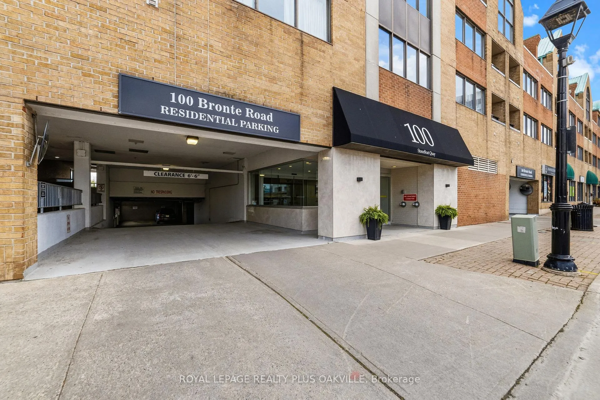 Photo 2 of Unit 404, 100 Bronte Road, Oakville, Bronte — HOMEH