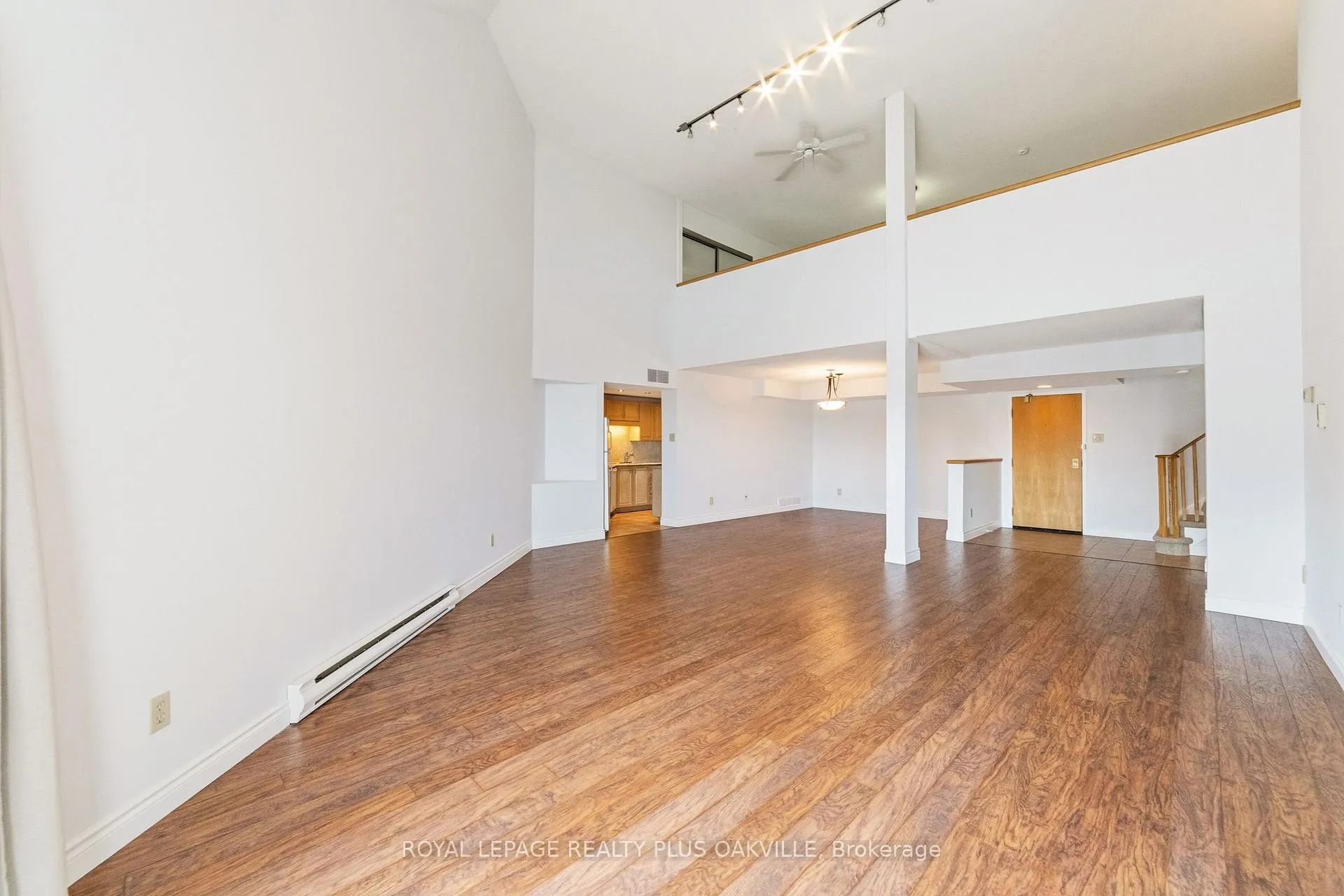 Photo 13 of Unit 404, 100 Bronte Road, Oakville, Bronte — HOMEH