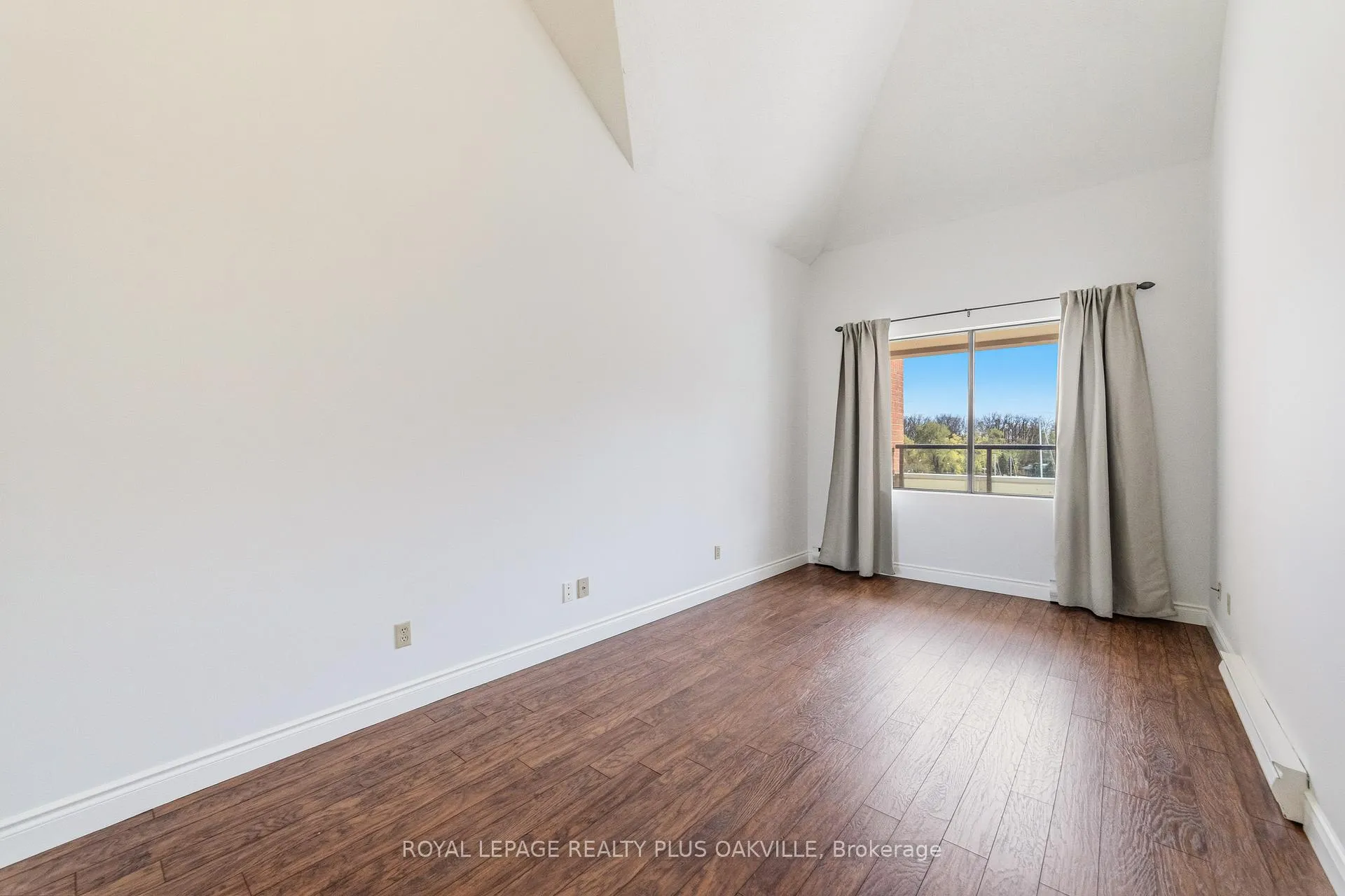 Photo 20 of Unit 404, 100 Bronte Road, Oakville, Bronte — HOMEH