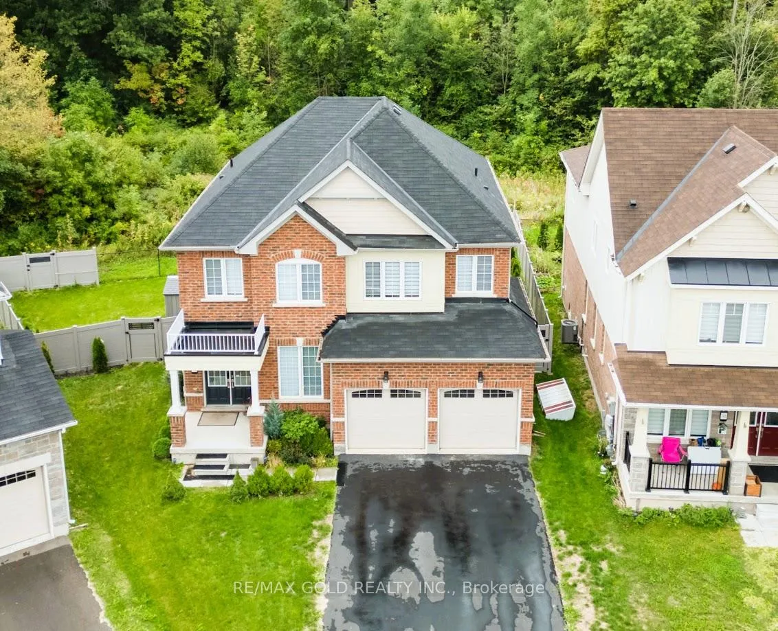 Front of 7892 Odell Crescent