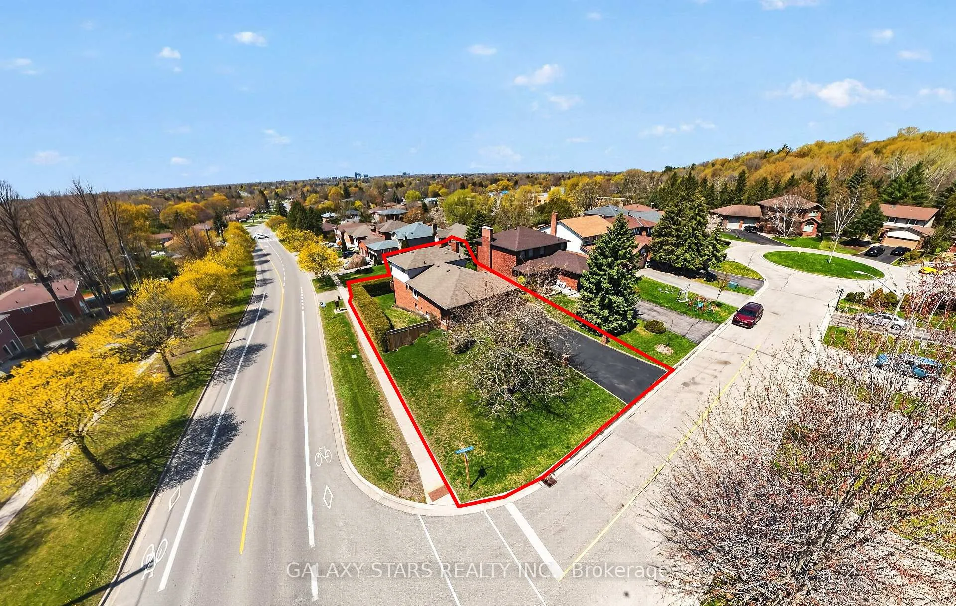 Photo 1 of 330 Cumberland Court, Oshawa, Donevan — HOMEH