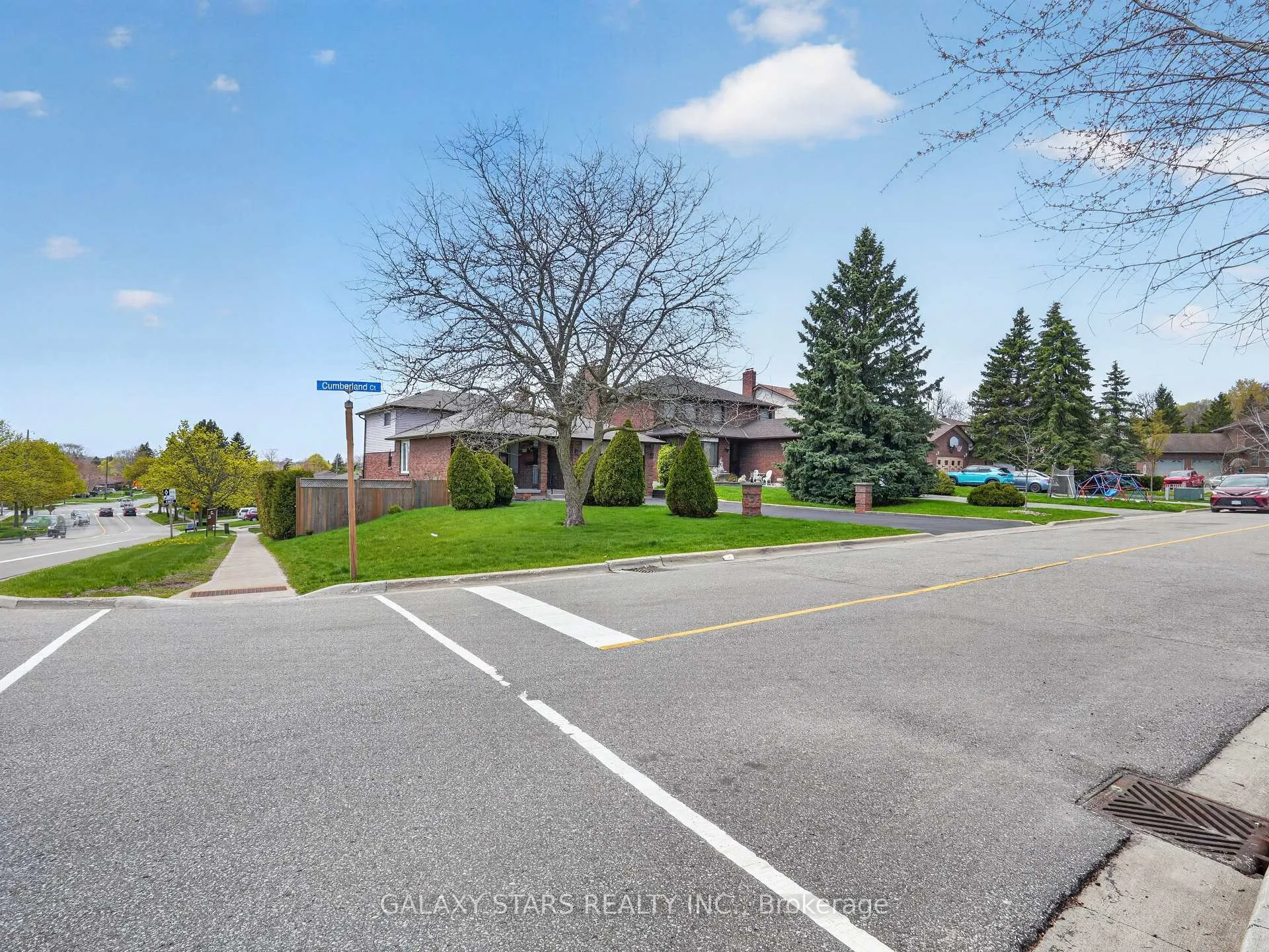 Photo 5 of 330 Cumberland Court, Oshawa, Donevan — HOMEH