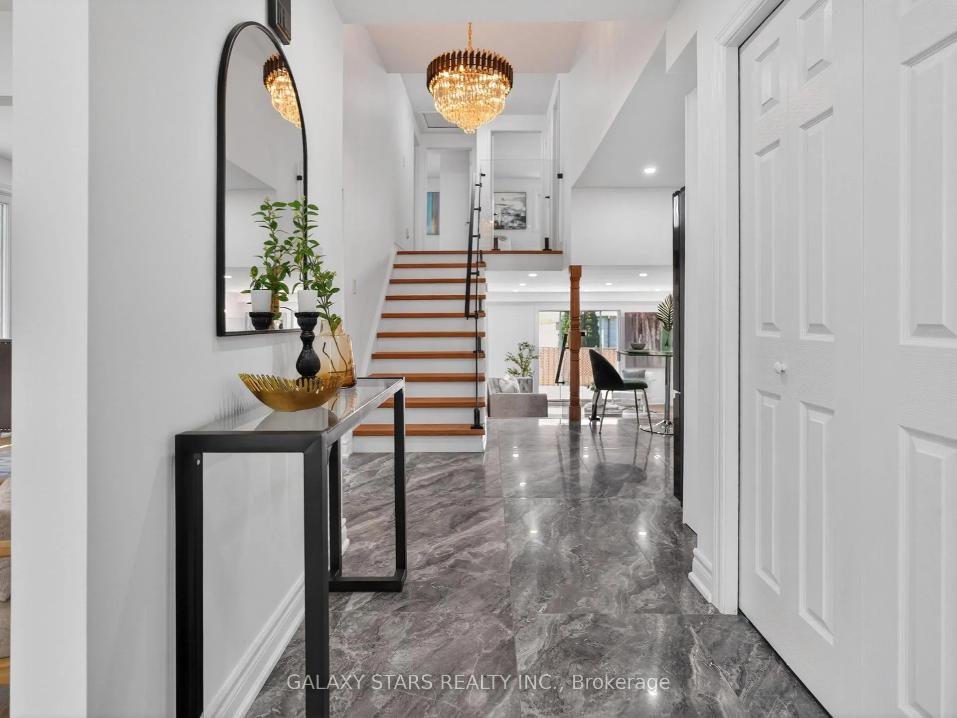 Photo 14 of 330 Cumberland Court, Oshawa, Donevan — HOMEH