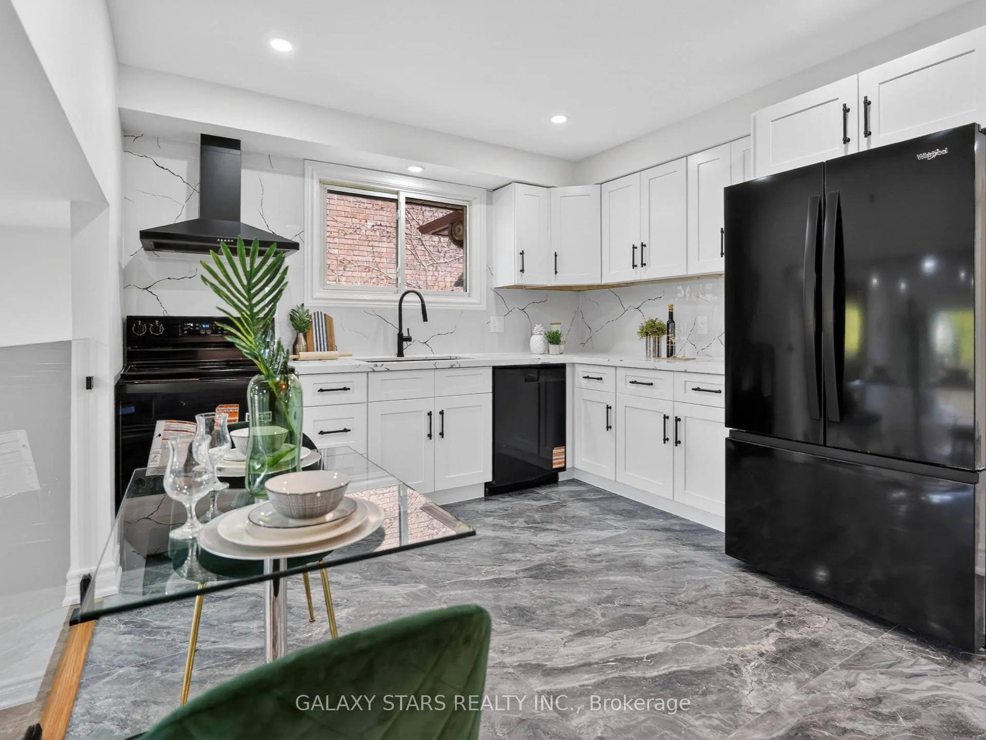 Photo 19 of 330 Cumberland Court, Oshawa, Donevan — HOMEH