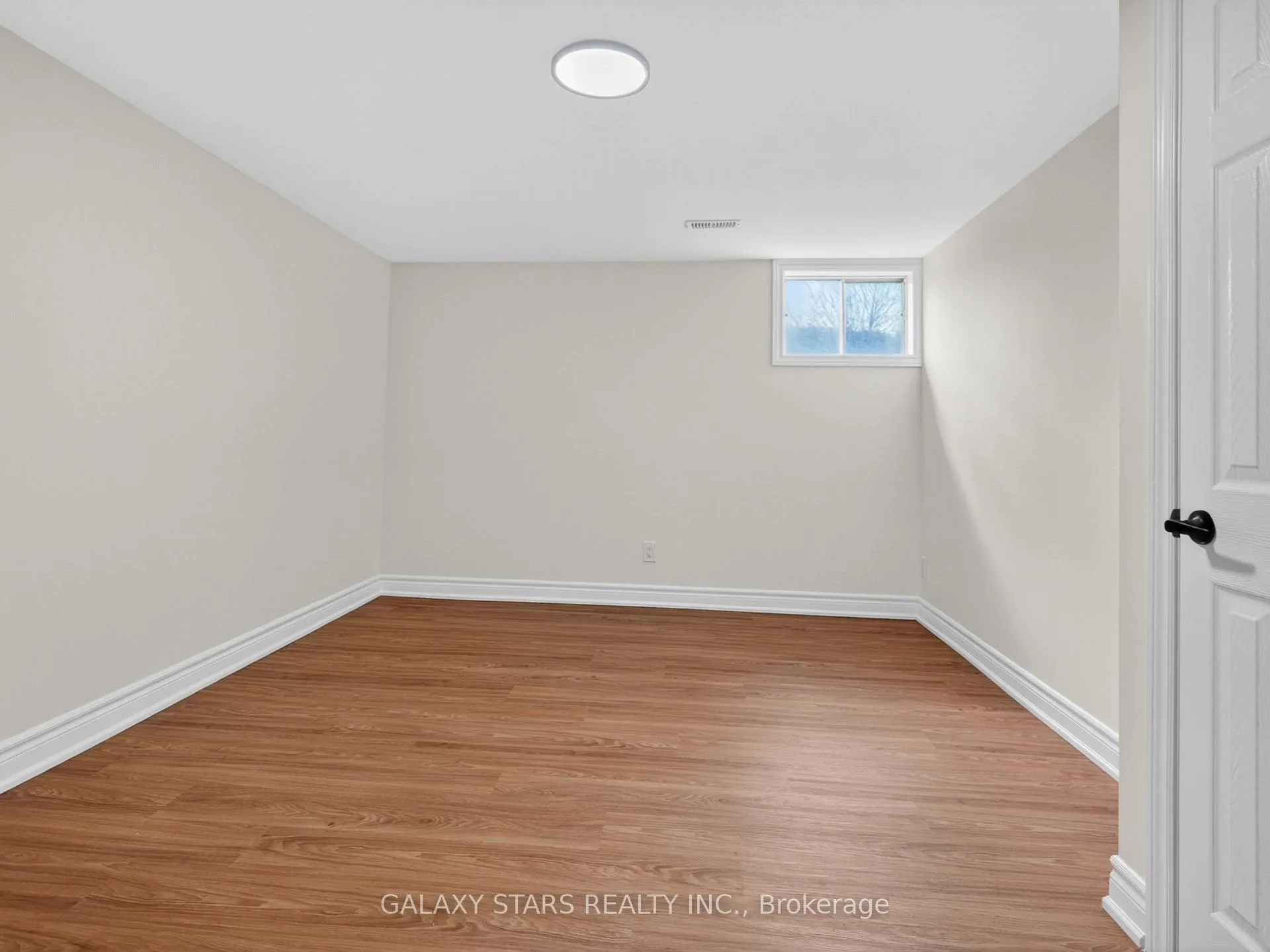 Photo 36 of 330 Cumberland Court, Oshawa, Donevan — HOMEH
