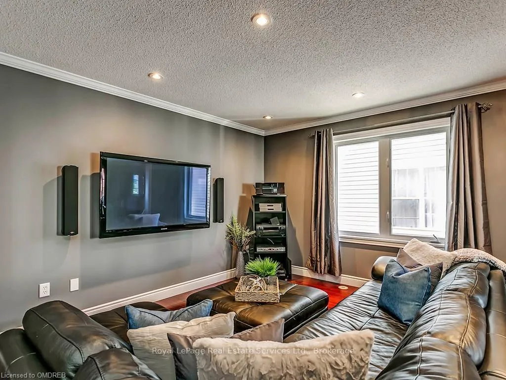 Photo 3 of 3052 Drumloch Avenue, Oakville, Bronte Creek — HOMEH