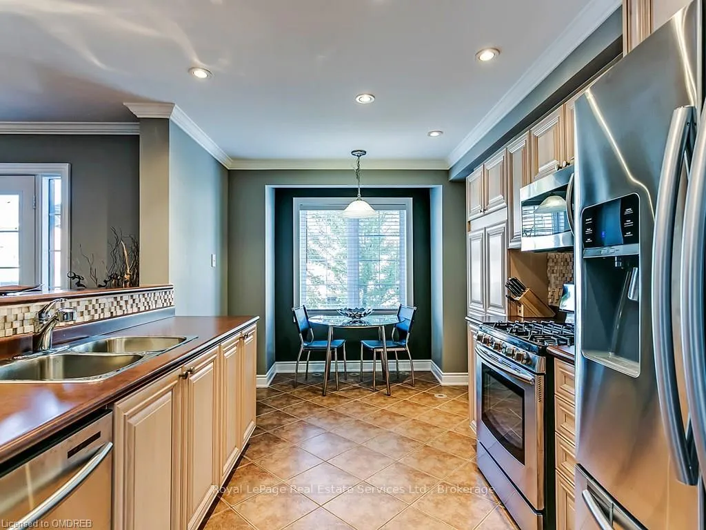 Photo 7 of 3052 Drumloch Avenue, Oakville, Bronte Creek — HOMEH