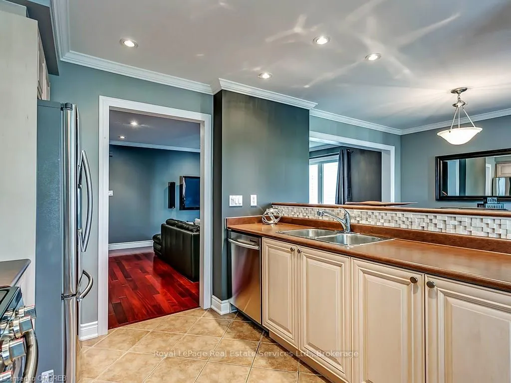 Photo 8 of 3052 Drumloch Avenue, Oakville, Bronte Creek — HOMEH