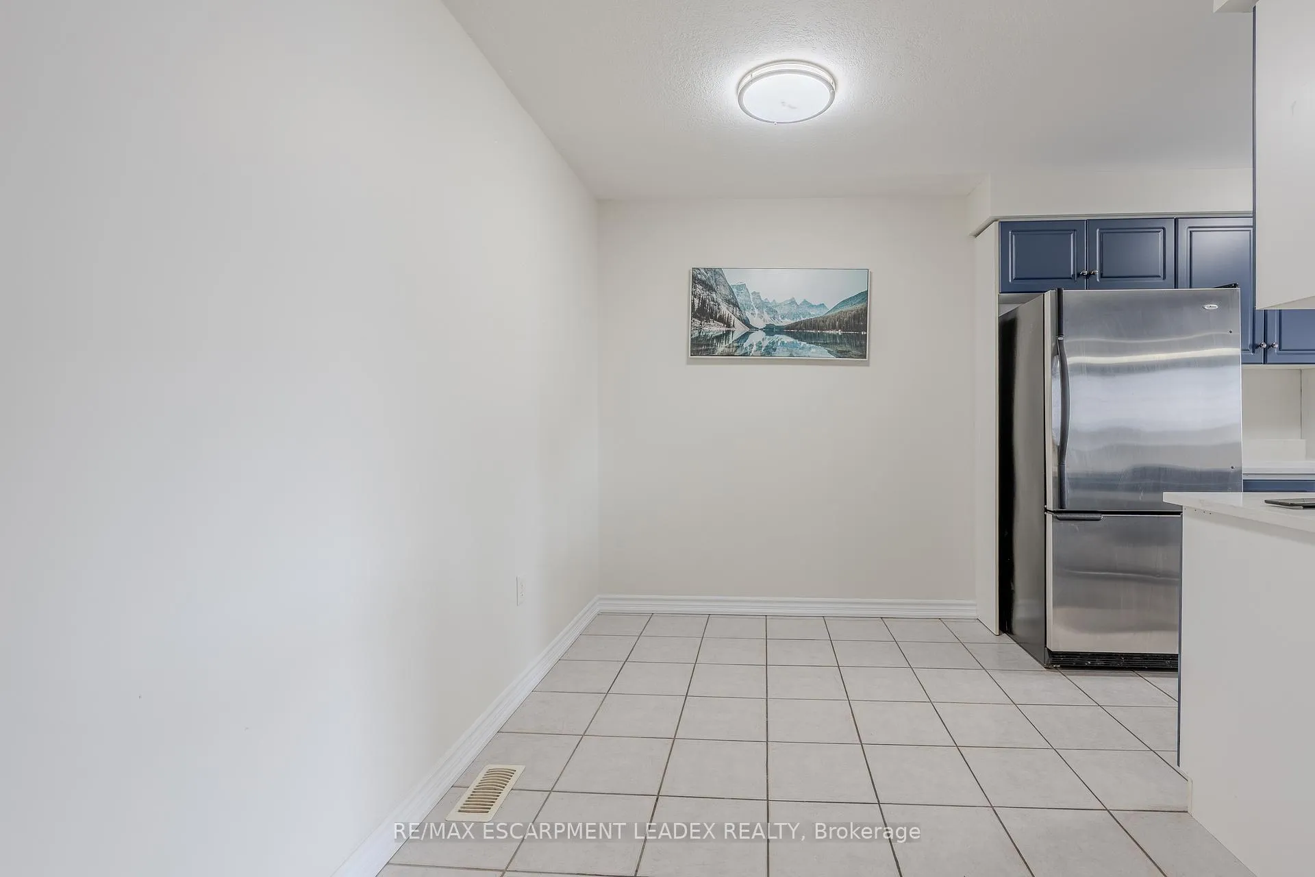 Photo 6 of Unit 2, 171 Highbury Drive, Hamilton, Stoney Creek Mountain — HOMEH