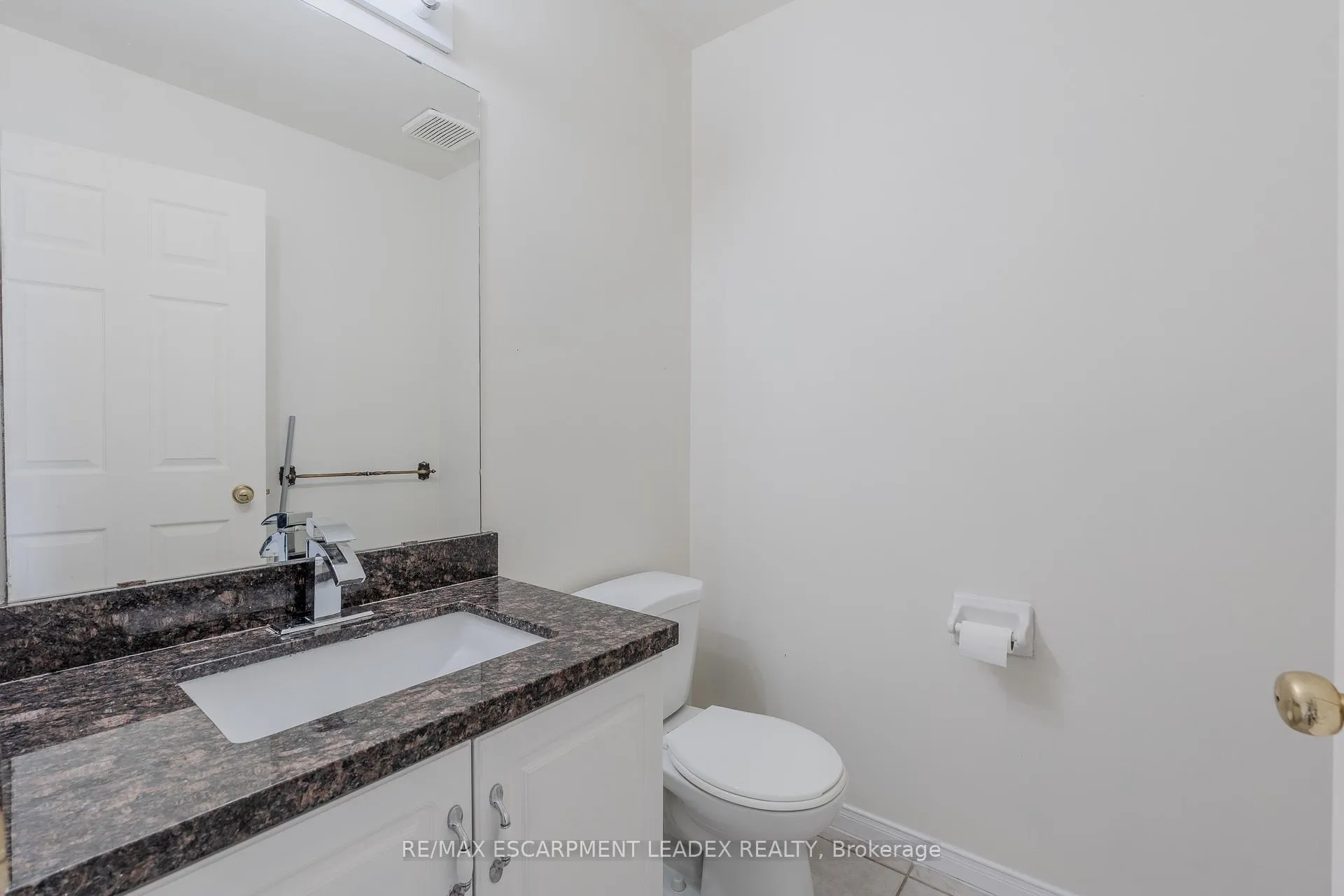 Photo 11 of Unit 2, 171 Highbury Drive, Hamilton, Stoney Creek Mountain — HOMEH