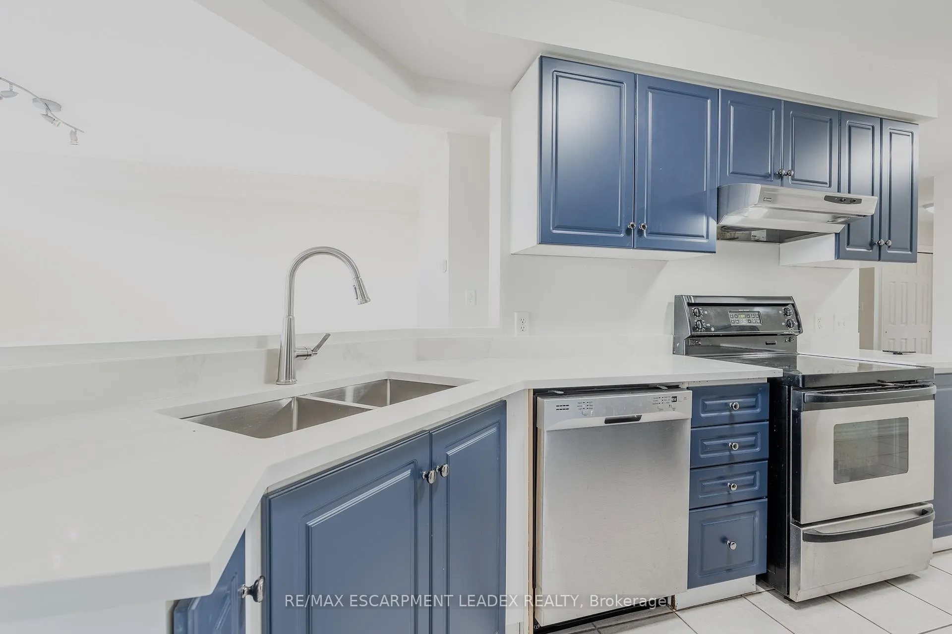 Photo 21 of Unit 2, 171 Highbury Drive, Hamilton, Stoney Creek Mountain — HOMEH
