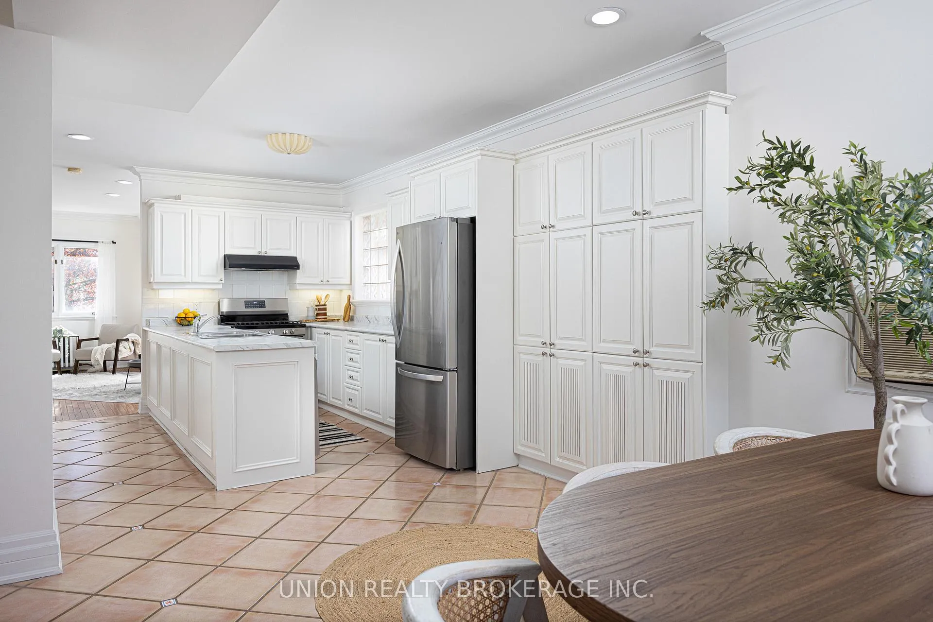 Photo 9 of 212 Dewhurst Boulevard, Toronto, Danforth Village-East York — HOMEH