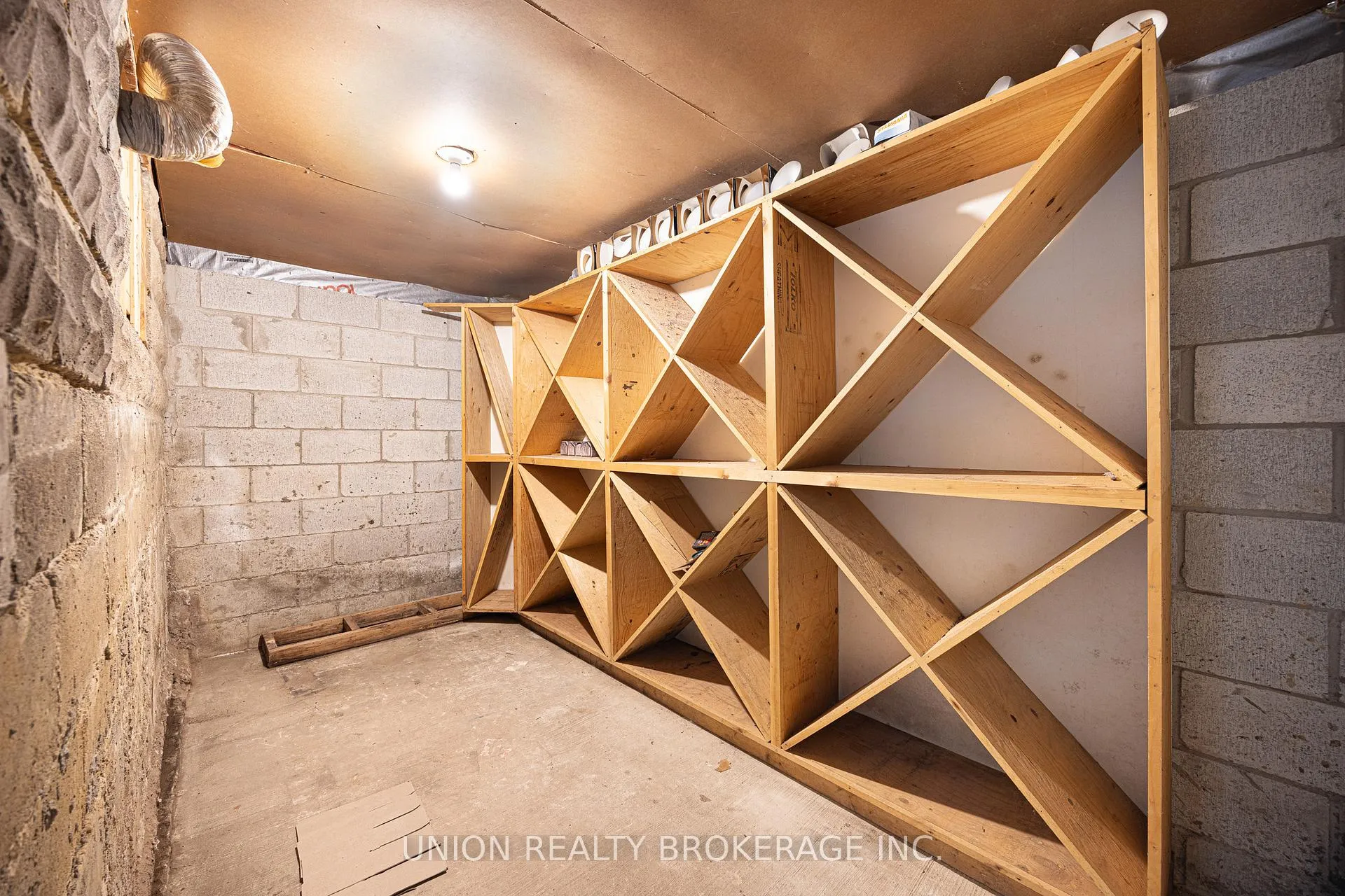 Photo 31 of 212 Dewhurst Boulevard, Toronto, Danforth Village-East York — HOMEH