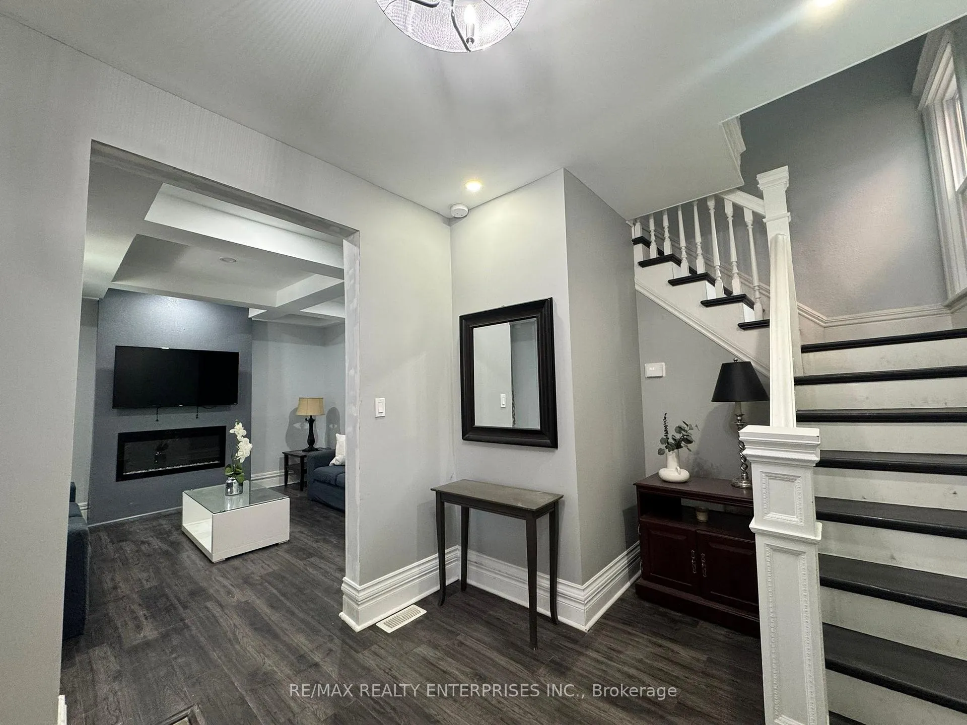 Photo 4 of 20 Sherman Avenue S, Hamilton, Gibson — HOMEH