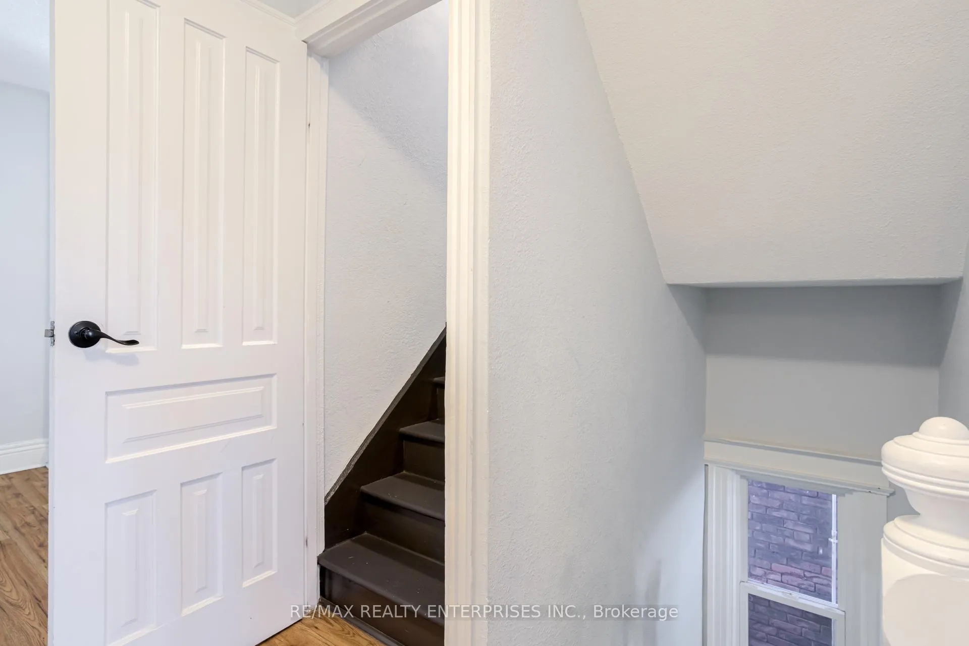 Photo 25 of 20 Sherman Avenue S, Hamilton, Gibson — HOMEH