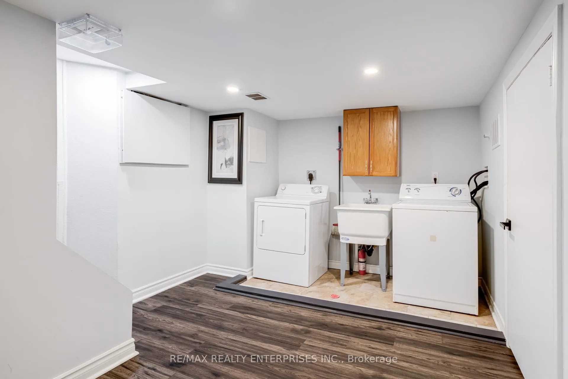 Photo 30 of 20 Sherman Avenue S, Hamilton, Gibson — HOMEH