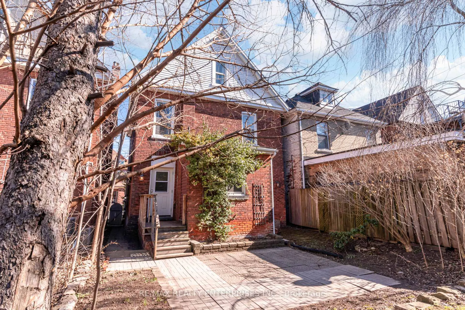 Photo 34 of 20 Sherman Avenue S, Hamilton, Gibson — HOMEH