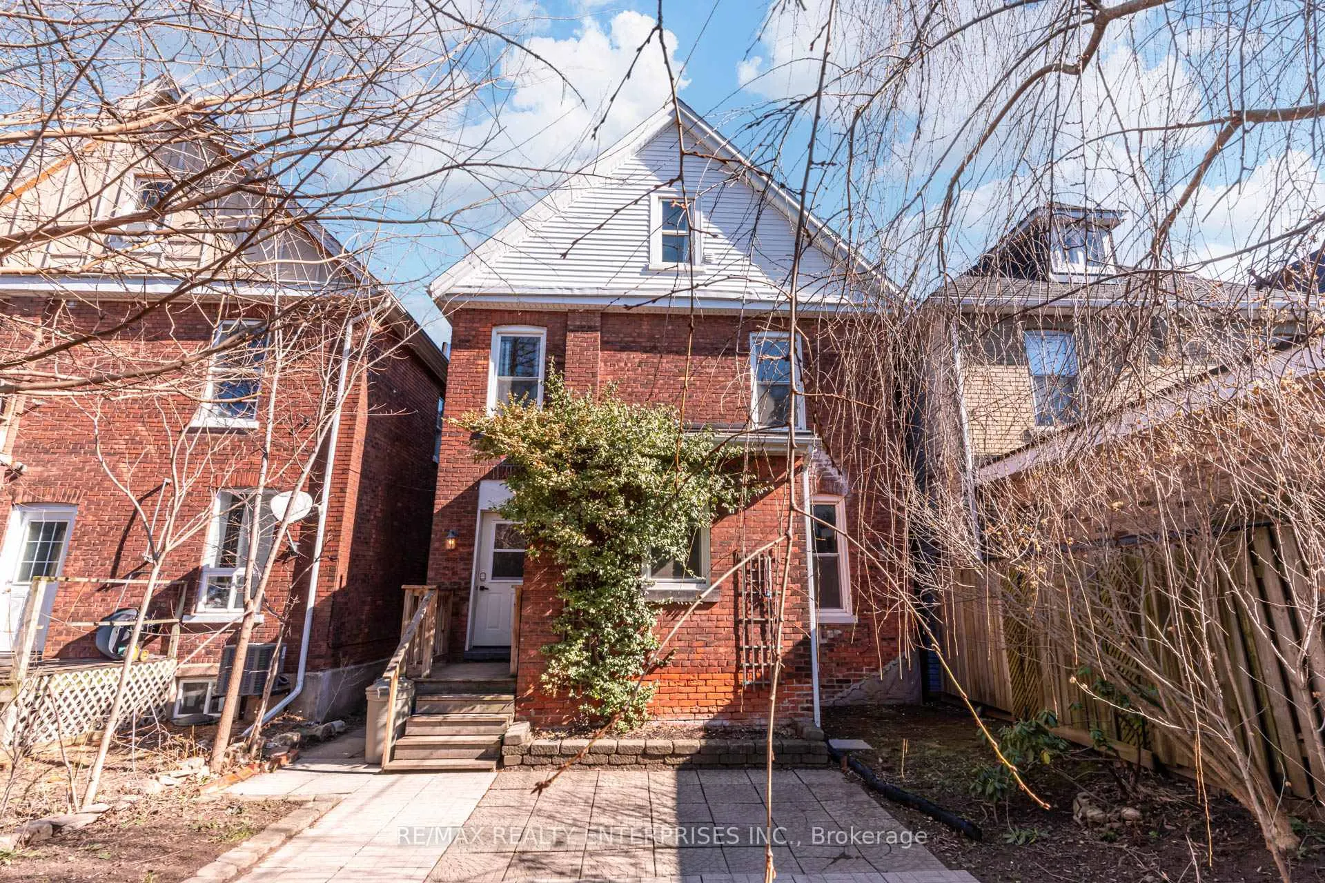 Photo 35 of 20 Sherman Avenue S, Hamilton, Gibson — HOMEH