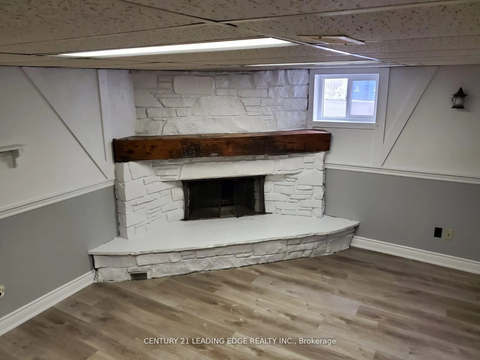 Photo 4 of 370 Durham Court, Oshawa, Vanier — HOMEH