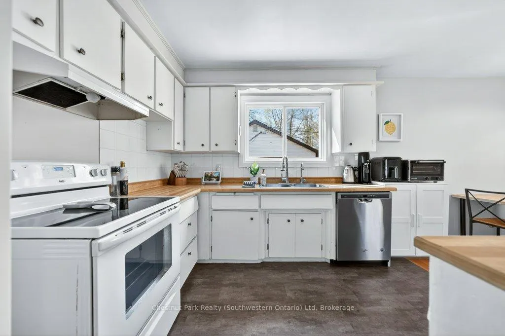 Photo 2 of 76 Freeman Avenue, Guelph, Riverside Park — HOMEH