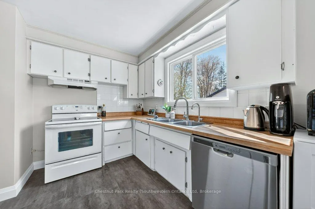 Photo 23 of 76 Freeman Avenue, Guelph, Riverside Park — HOMEH