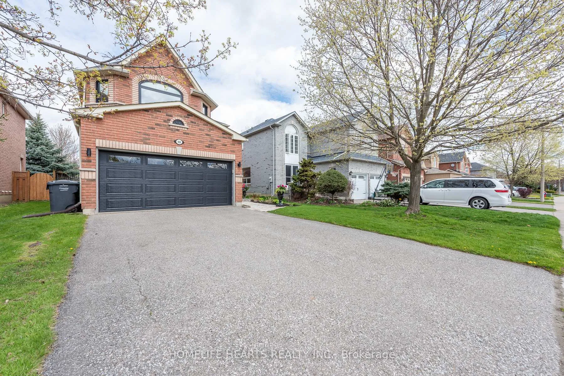 Photo 2 of 48 Baccarat Crescent, Brampton, Snelgrove — HOMEH