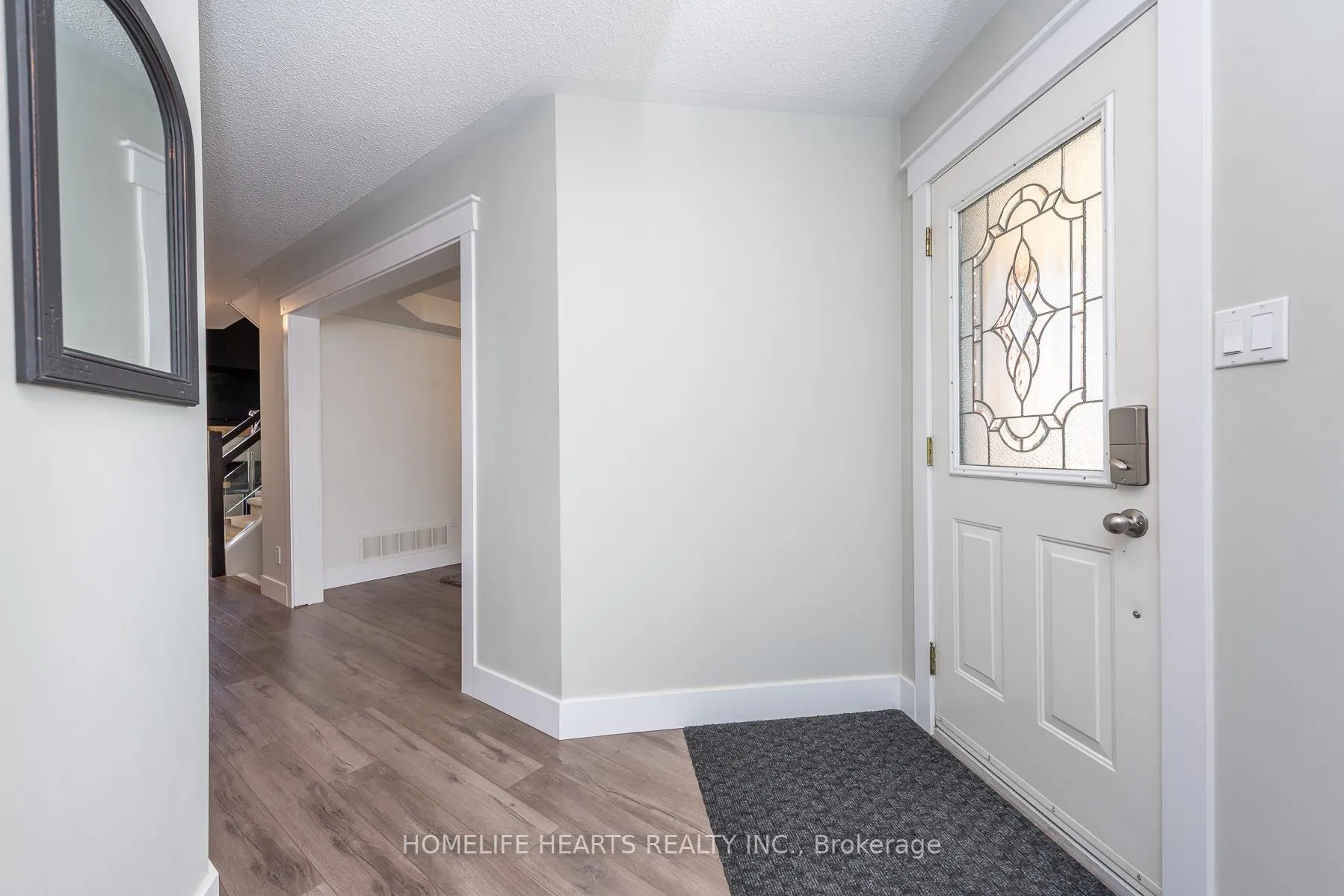 Photo 3 of 48 Baccarat Crescent, Brampton, Snelgrove — HOMEH